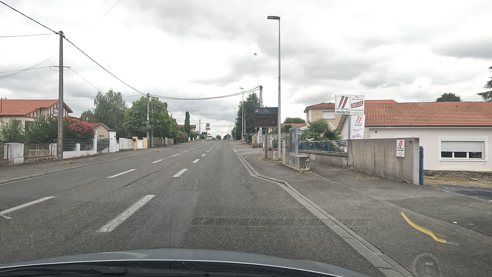 Street view near Fédération Léo Lagrange, Ibos — © vinisa (CC BY-SA · Mapillary)