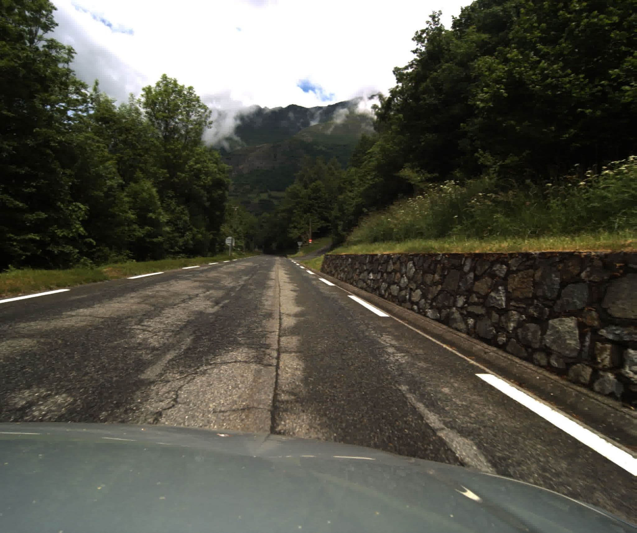 Street view near Gite d'étape Le Saugué, Luz-Saint-Sauveur — © sogefi (CC BY-SA · Mapillary)