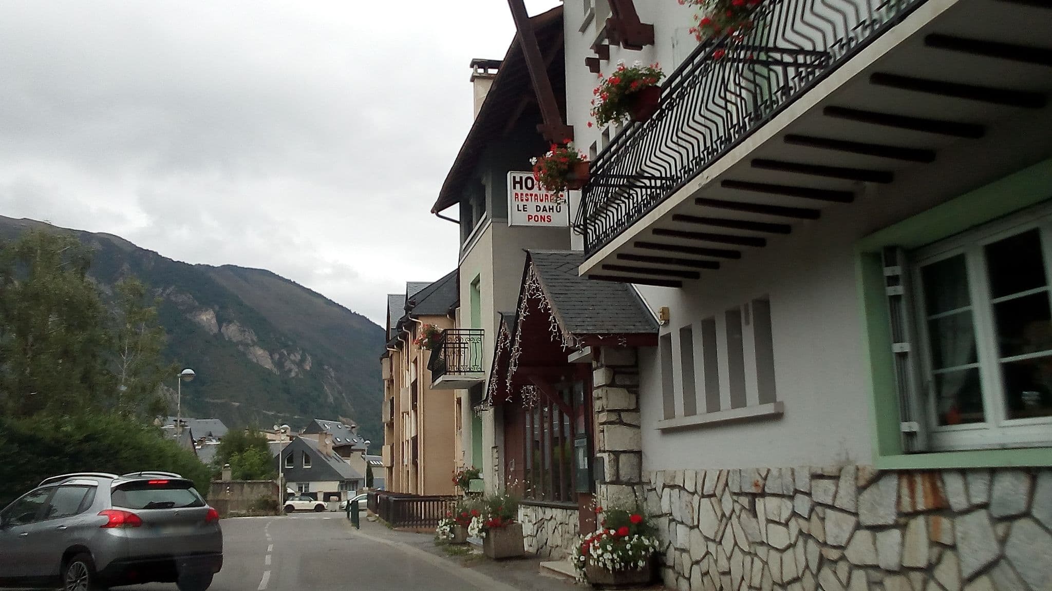 Street view near Hôtel Pons, Saint-Lary-Soulan — © atabaraud (CC BY-SA · Mapillary)