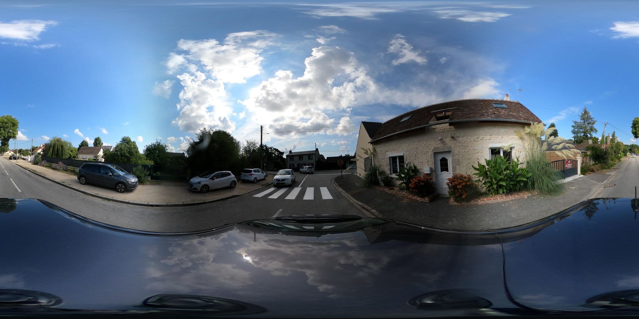 Street view near Le Dionysien, Jargeau — © u4y0u (CC BY-SA · Mapillary)