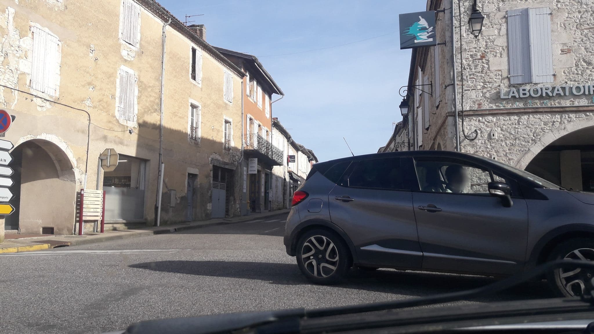 Street view near Seguenville, Mauvezin — © onesime (CC BY-SA · Mapillary)
