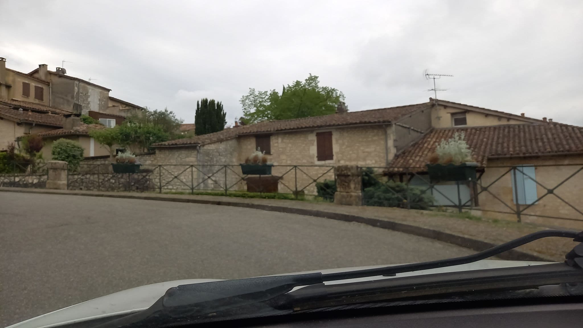 Street view near Les Pierres Blanches, Mauvezin — © onesime (CC BY-SA · Mapillary)