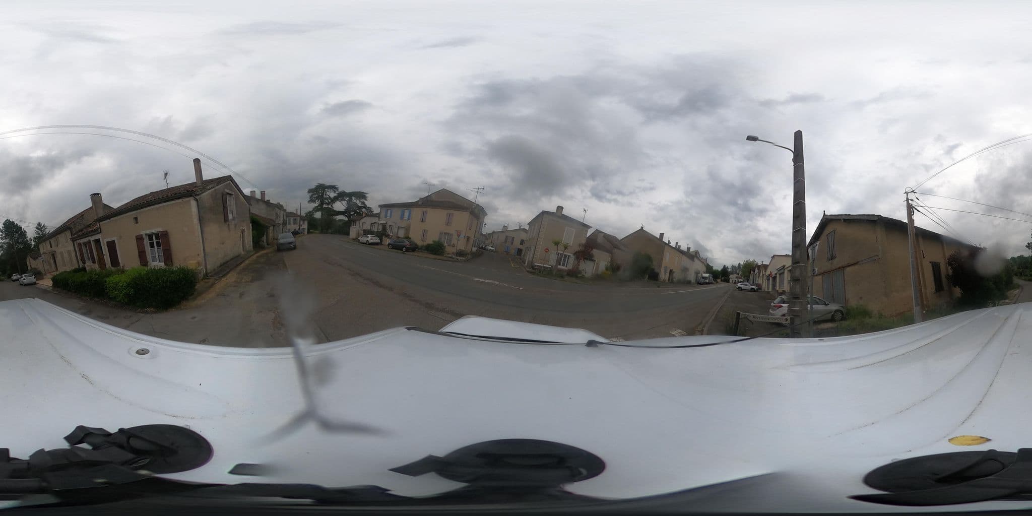 Street view near La Maison du Bouchonnier, Mézin — © lmuffato (CC BY-SA · Mapillary)