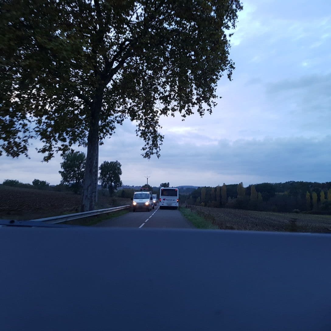 Street view near auberge de larressingle, Condom — © bernardvoyageur (CC BY-SA · Mapillary)