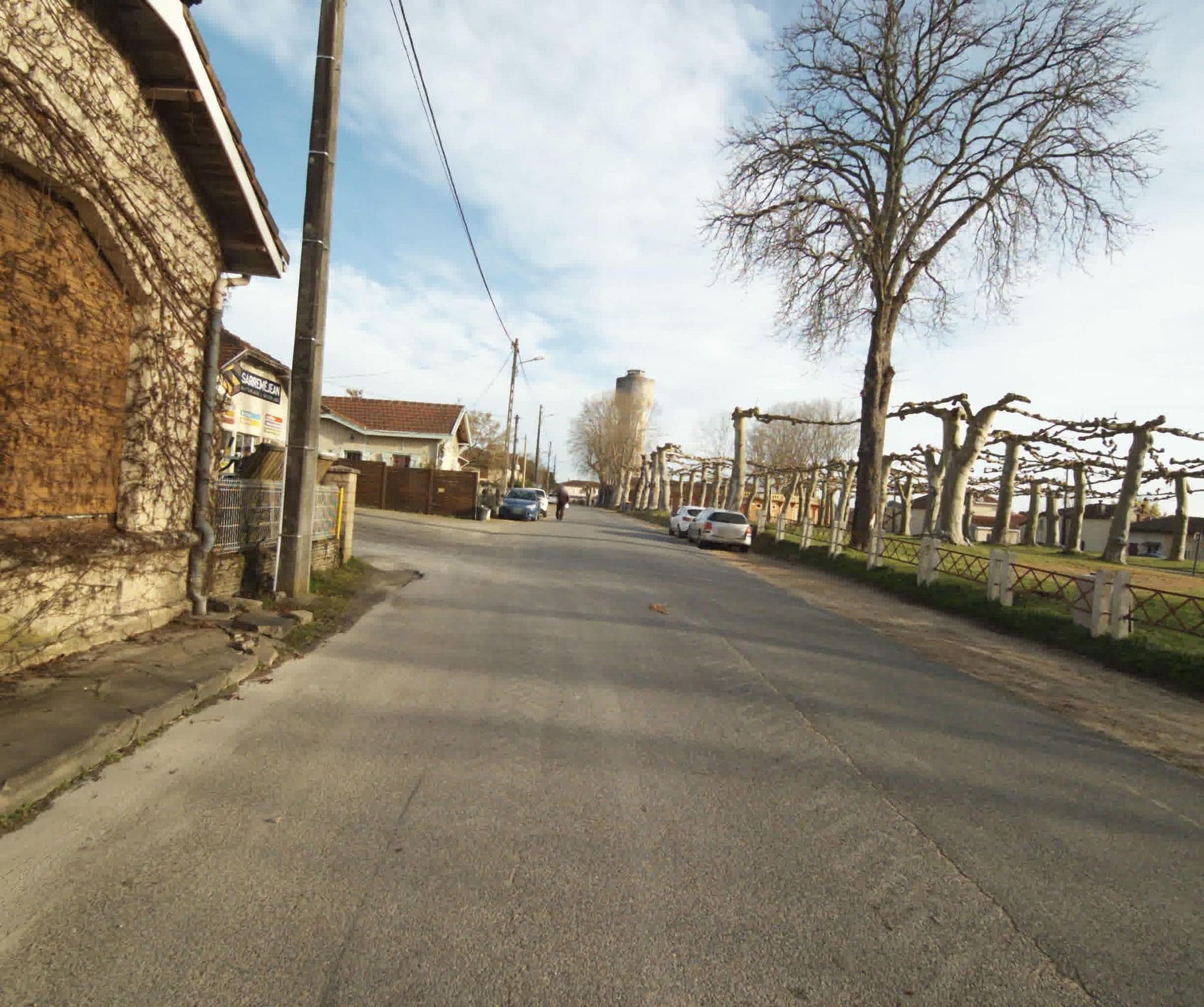 Street view near Hôtel des Glycines, Gabarret — © sogefi (CC BY-SA · Mapillary)