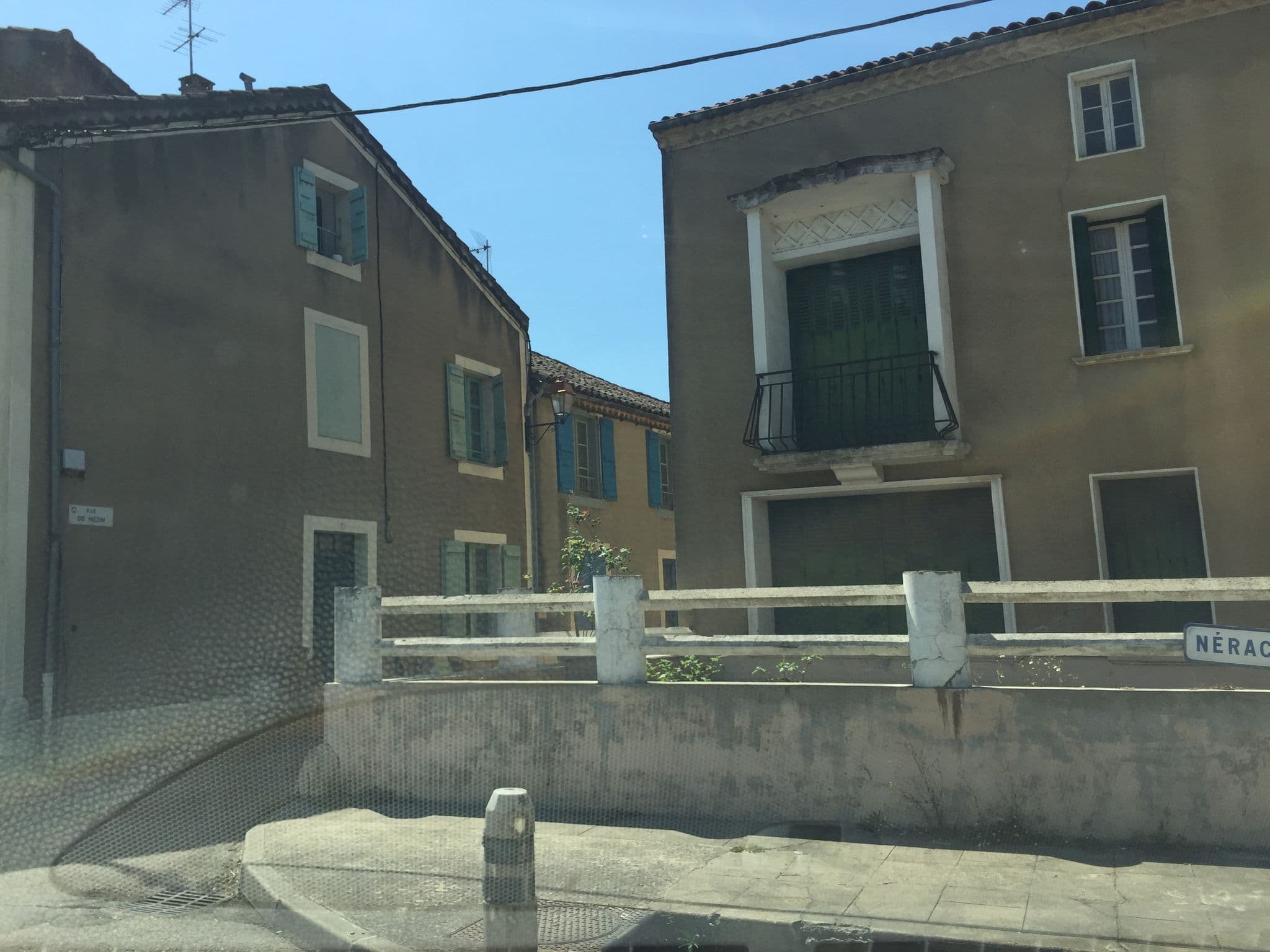 Street view near Le Relais de la Tenareze, Condom — © pgiraud (CC BY-SA · Mapillary)