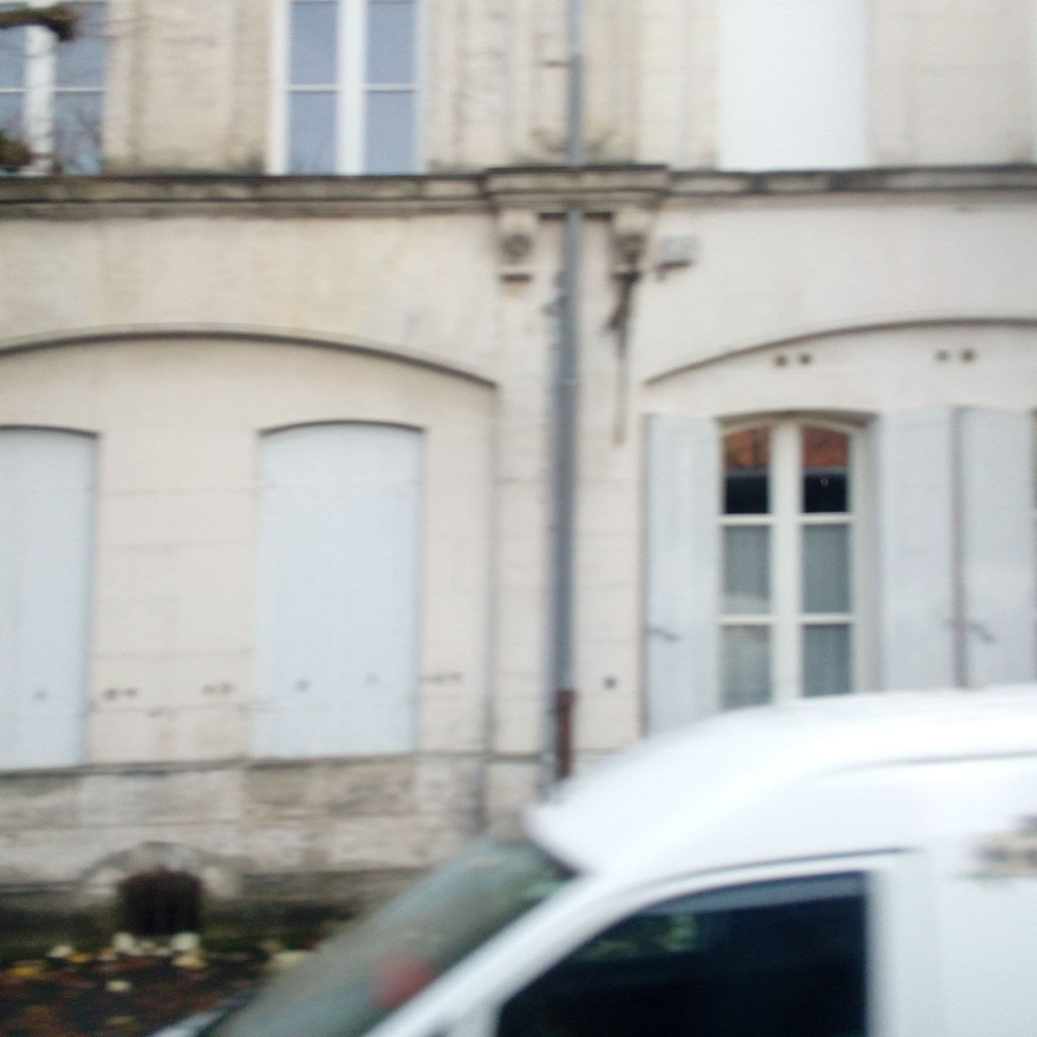 Street view near Le Vieux Chai, Jonzac — © mawy33 (CC BY-SA · Mapillary)