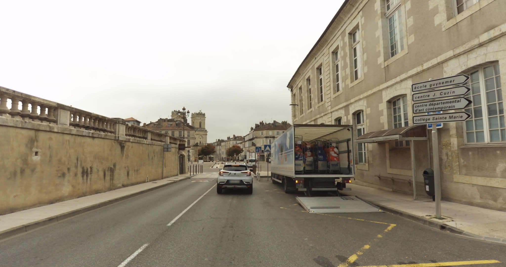 Street view near H.D.F, Auch — © sogefi (CC BY-SA · Mapillary)