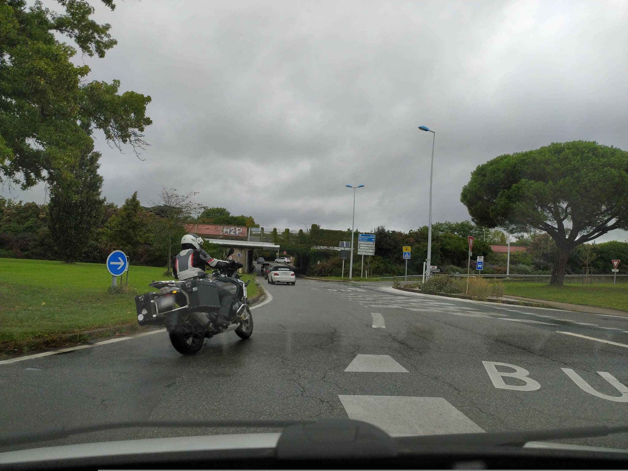 Street view near Brit Hôtel Toulouse Colomiers, Colomiers — © yeelel (CC BY-SA · Mapillary)