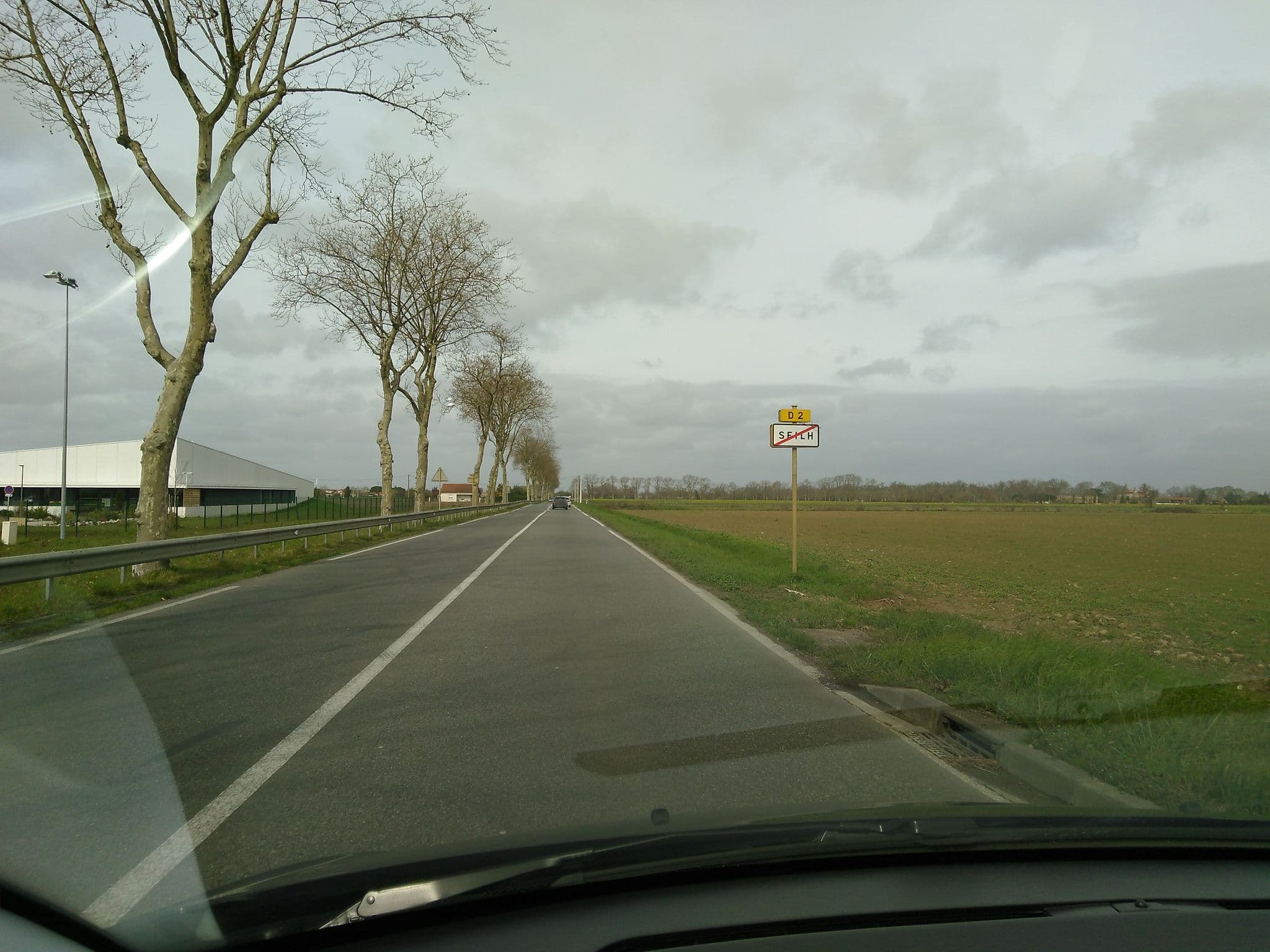 Street view near Hôtel Latitudes Golf de Seilh, Seilh — © matmat (CC BY-SA · Mapillary)