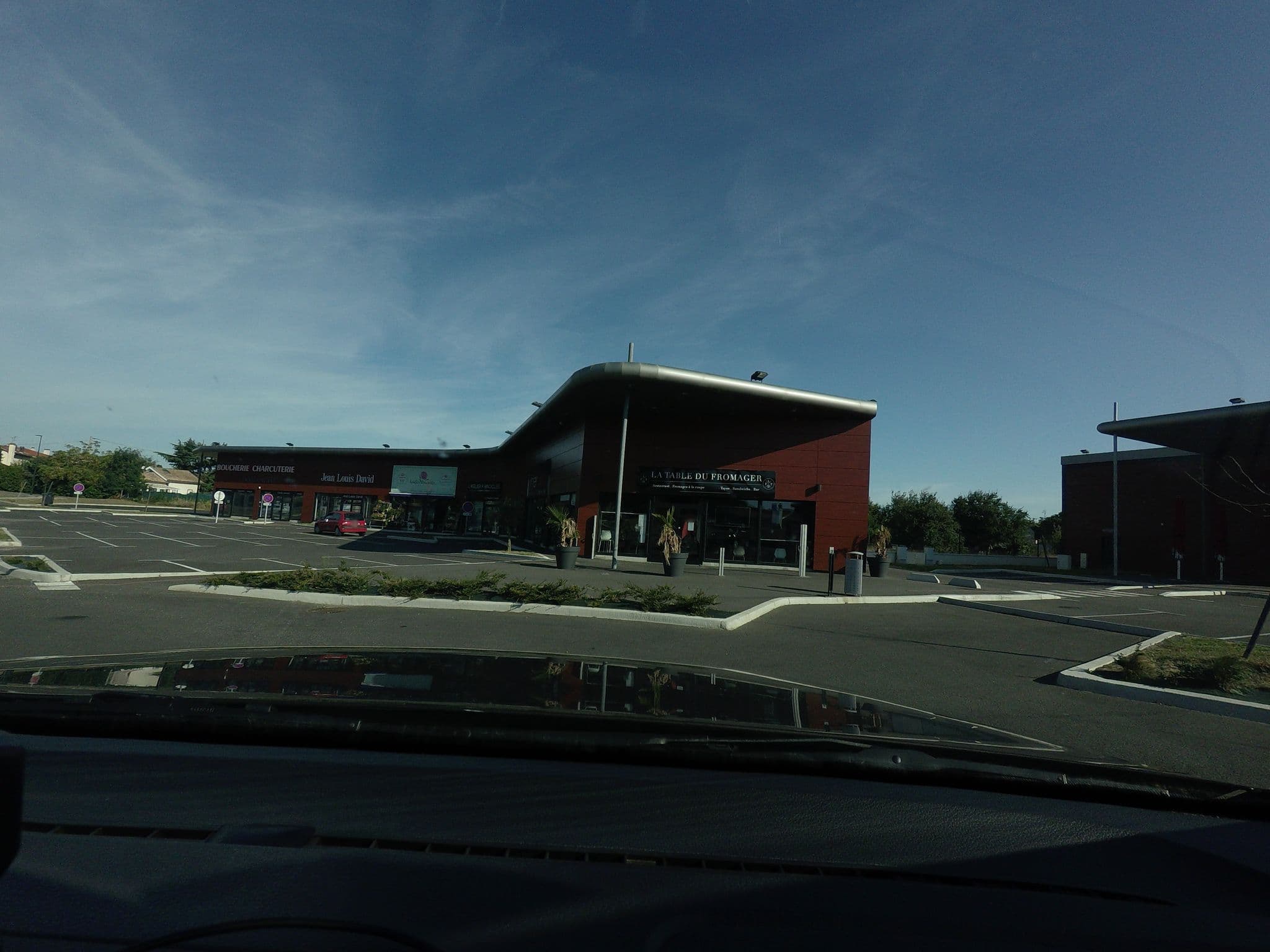 Street view near ACE Hôtel, Cornebarrieu — © hieronymousch (CC BY-SA · Mapillary)