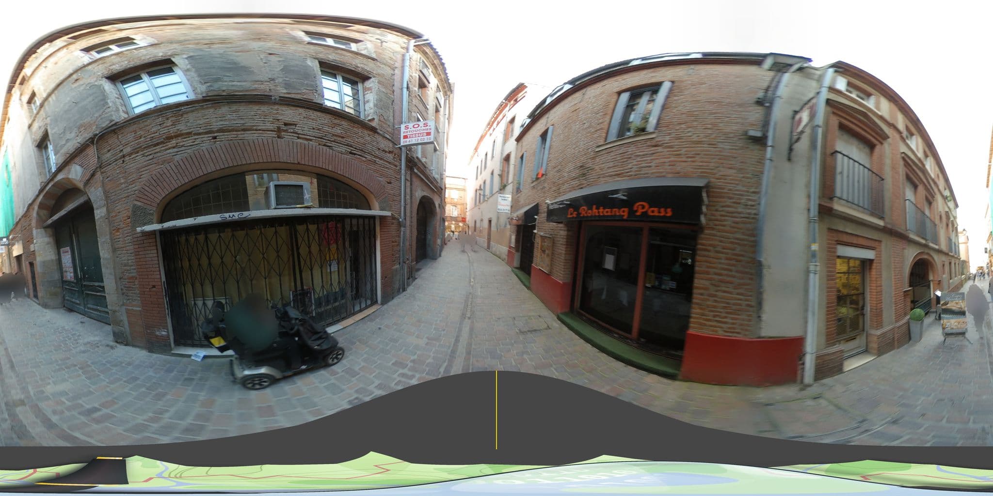 Street view near La Tour De Capitole, Toulouse — © tyndare (CC BY-SA · Mapillary)