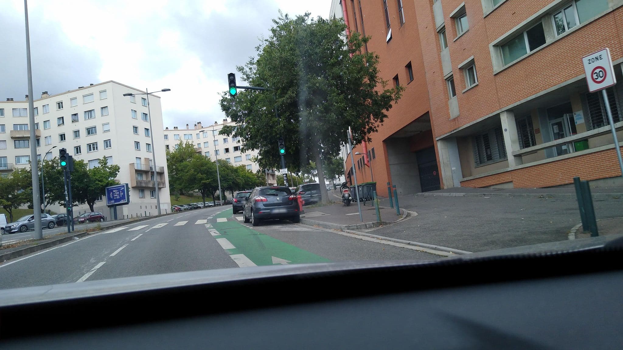 Street view near Aparthotel Adagio Access Toulouse Jolimont, Toulouse — © rhum (CC BY-SA · Mapillary)