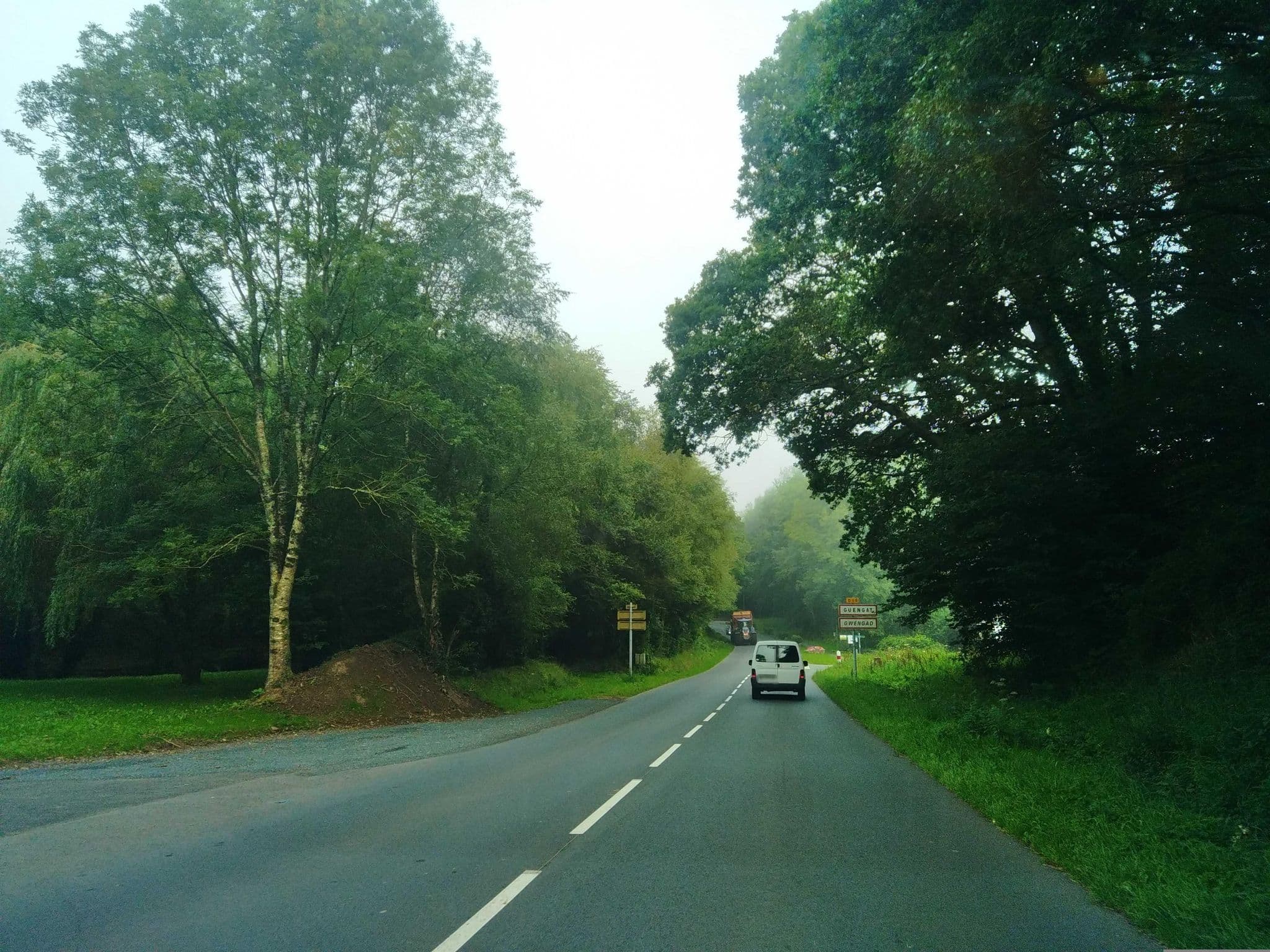 Street view near Aire de camping-cars Guengat, Guengat — © tif35 (CC BY-SA · Mapillary)