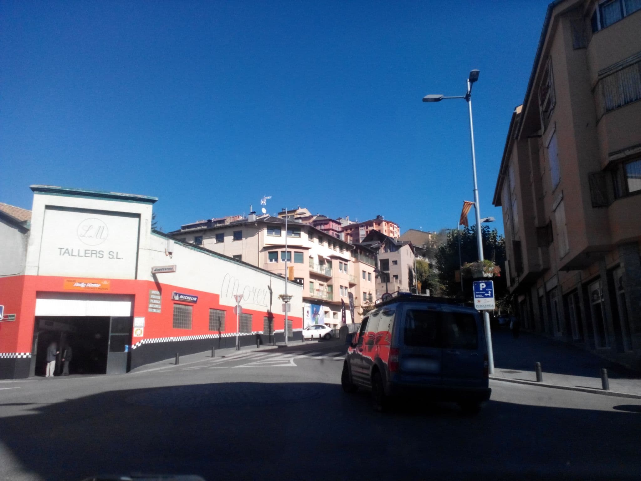 Street view near Hotel Puigcerda, la Guingueta d'Ix — © familiapicarol (CC BY-SA · Mapillary)