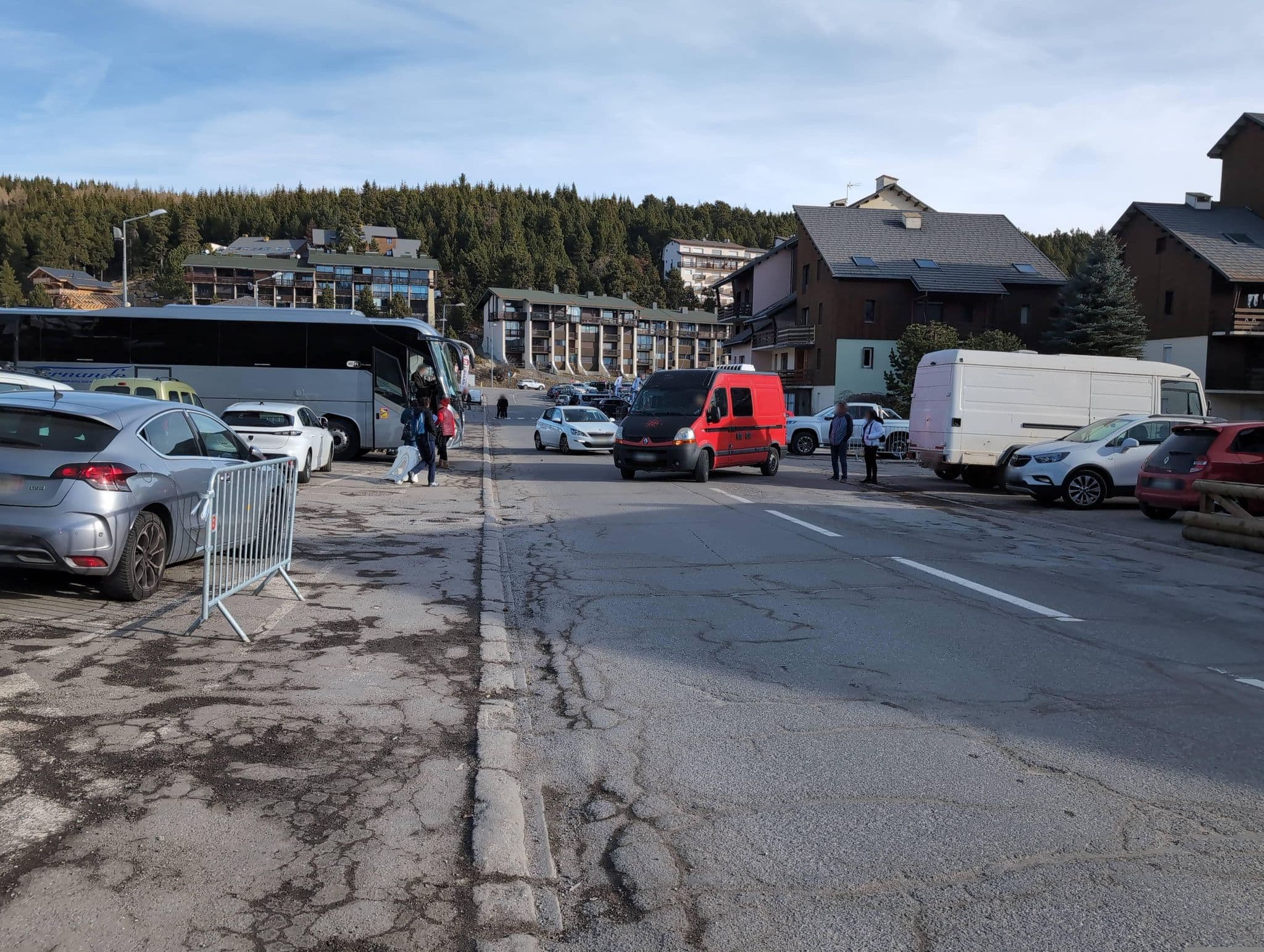 Street view near Résidence Pierre & Vacances Le Sequoïa, Font-Romeu-Odeillo-Via — © mapillarymatt (CC BY-SA · Mapillary)