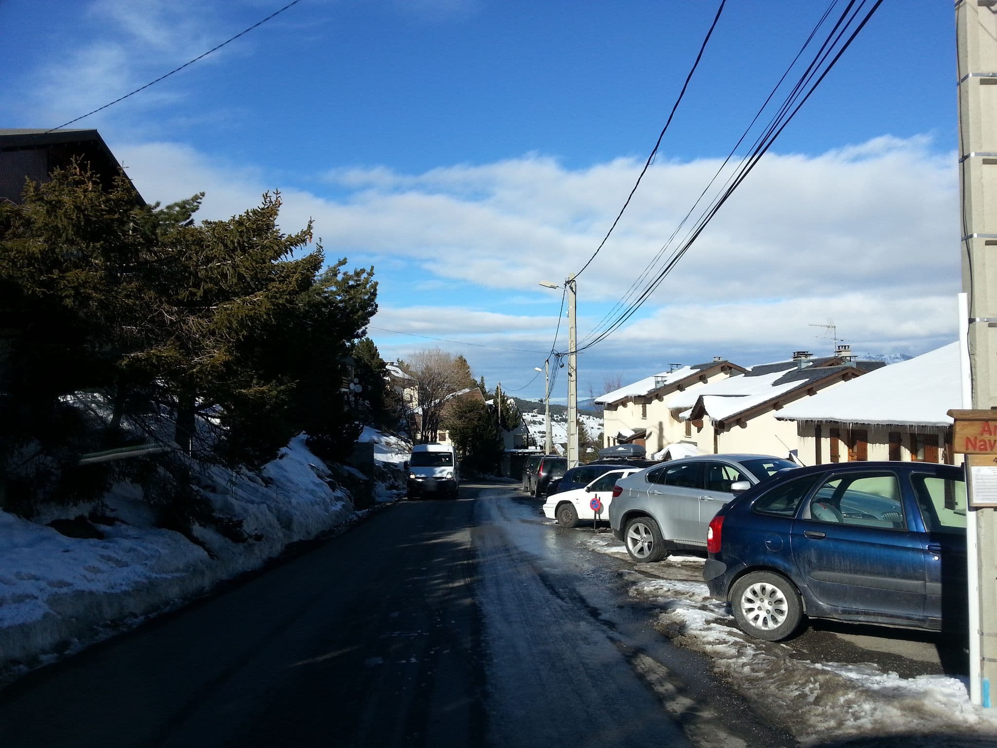 Street view near Centre de Vacances Pep'34, Font-Romeu-Odeillo-Via — © paulinus (CC BY-SA · Mapillary)