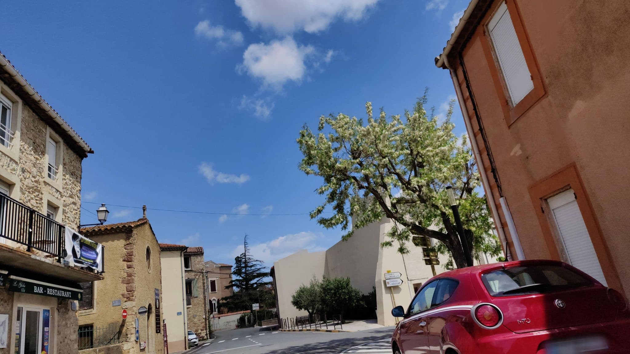 Street view near Cafe le globe, Estagel — © tr4sk (CC BY-SA · Mapillary)