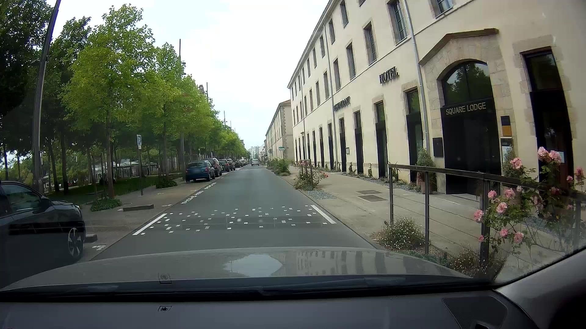Street view near Hôtel Square Lodge, La Roche-sur-Yon — © micmin1972 (CC BY-SA · Mapillary)