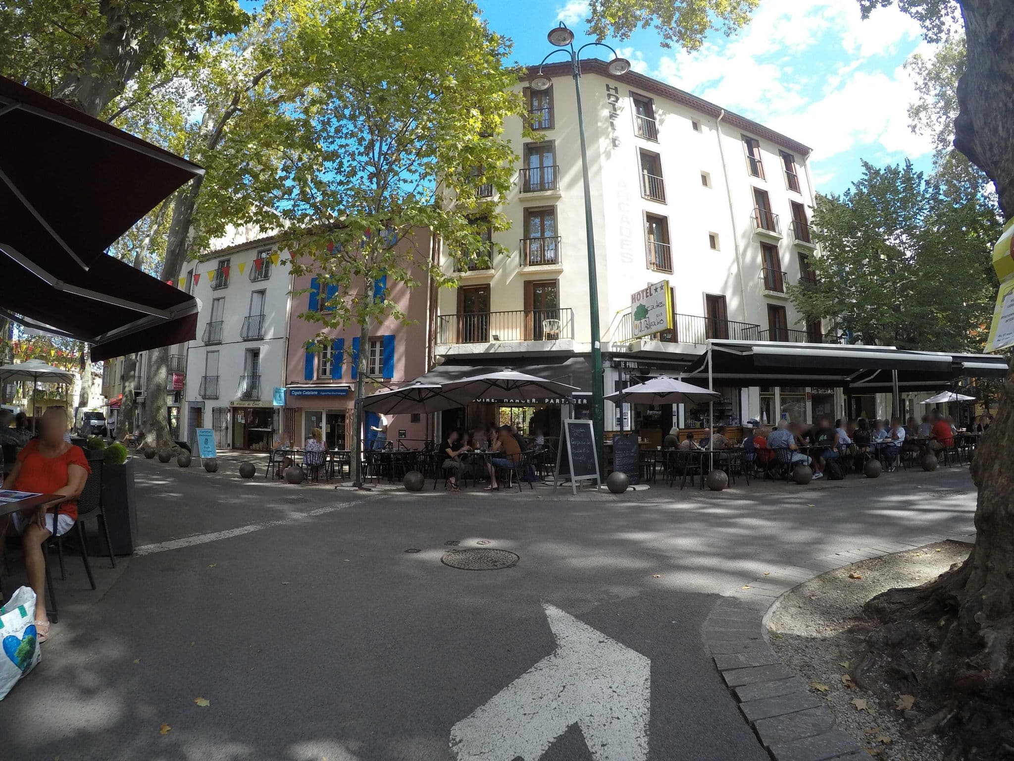 Street view near Poppys, Ceret — © ray66 (CC BY-SA · Mapillary)