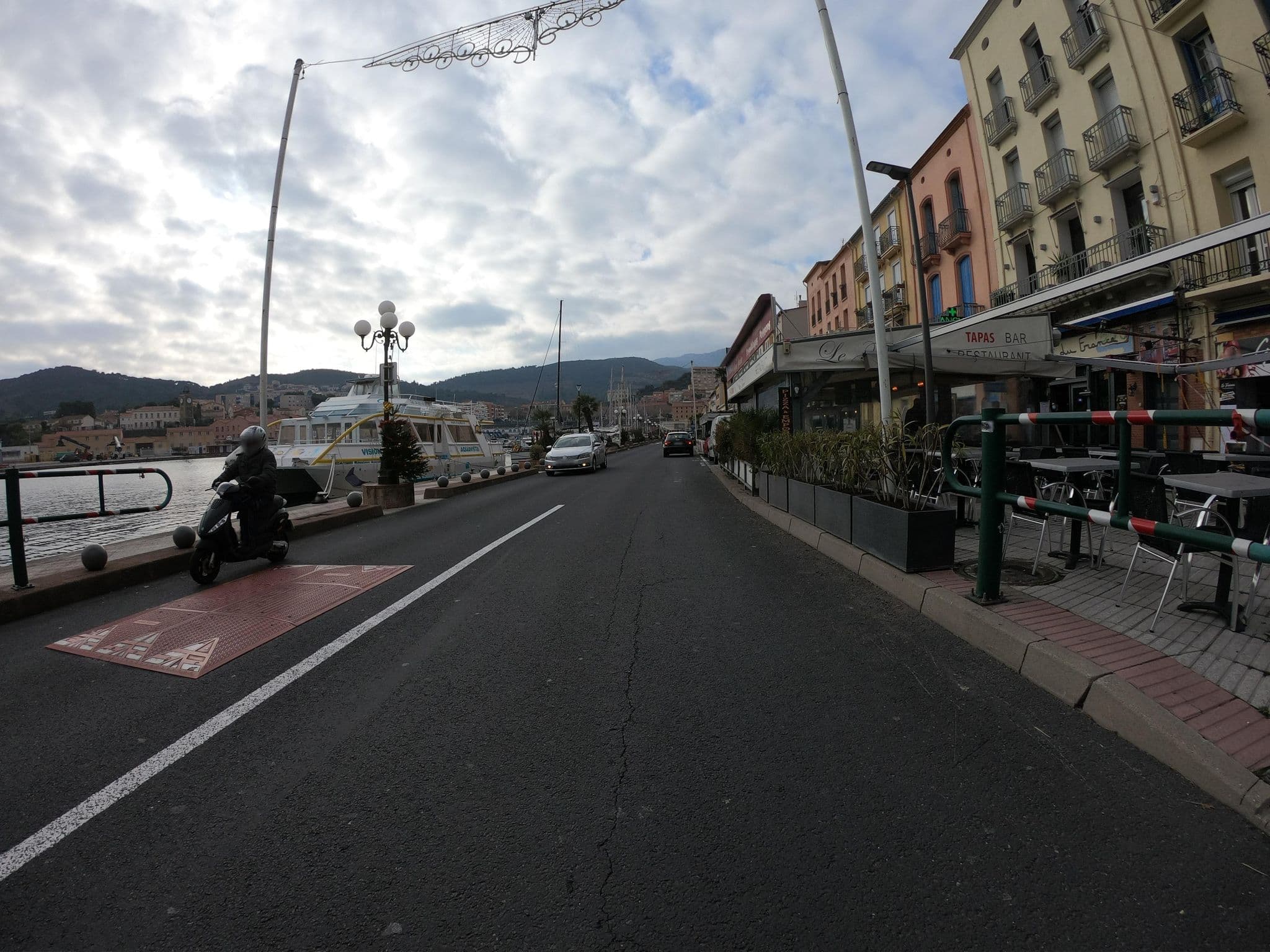 Street view near Appartement la Méditerranée vue sur la Mer, Portvendres — © joostjakob (CC BY-SA · Mapillary)