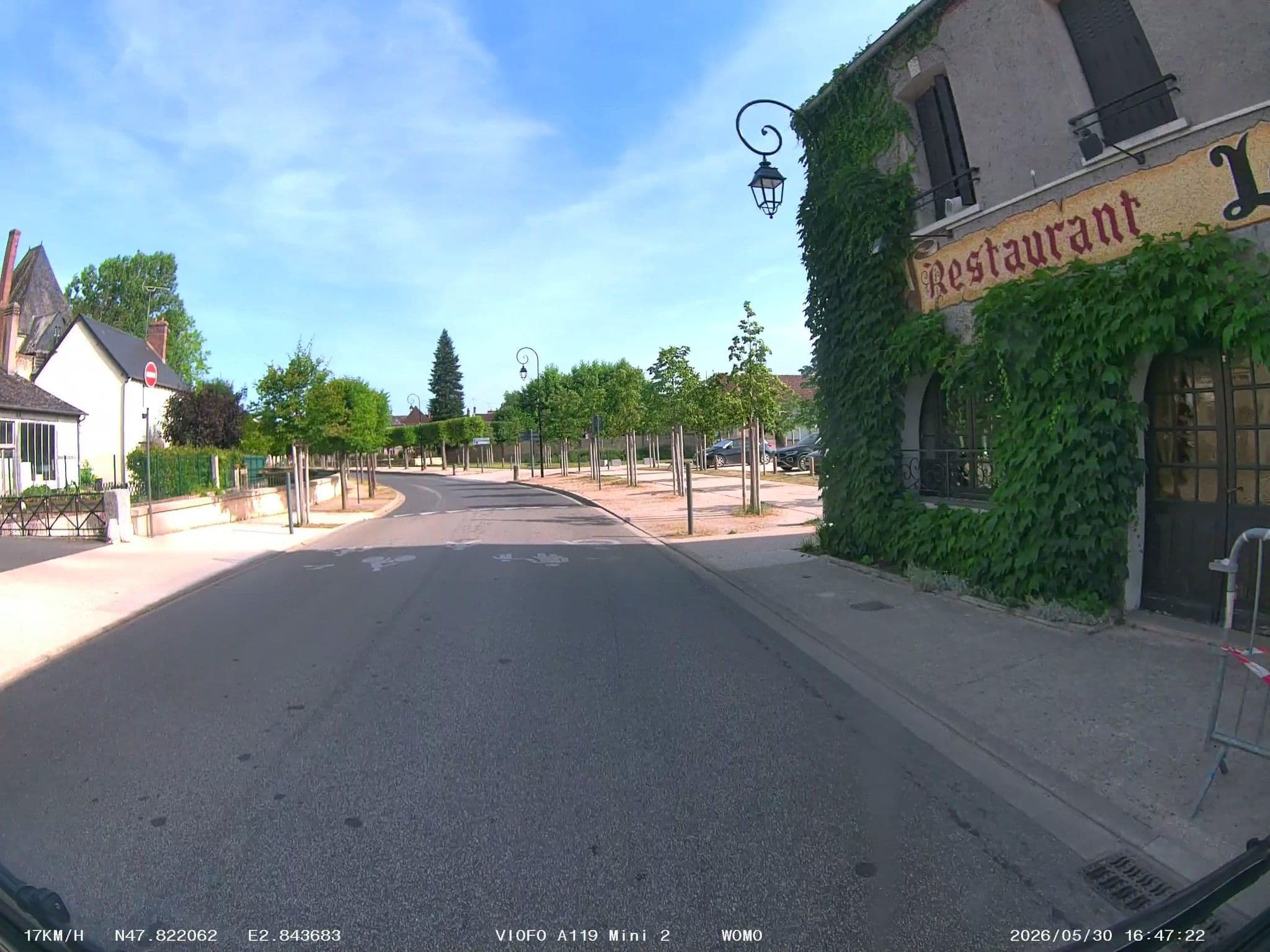 Street view near Aire camping-cars - Place du Pâtis, Châtillon-Coligny — © soulcover (CC BY-SA · Mapillary)