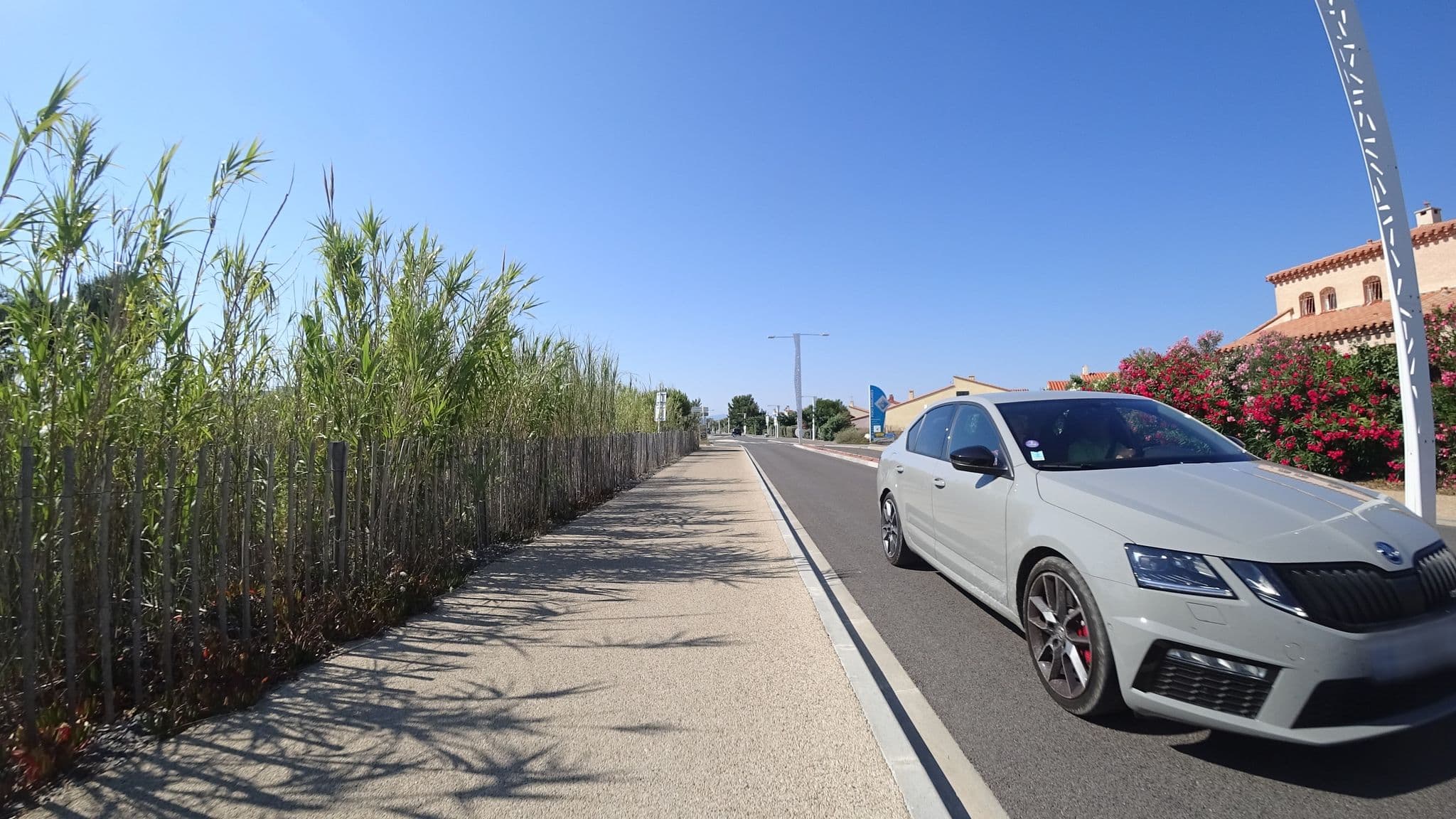 Street view near Chambres d'Hôtes les Salins, Le Barcarès — © yod4z (CC BY-SA · Mapillary)