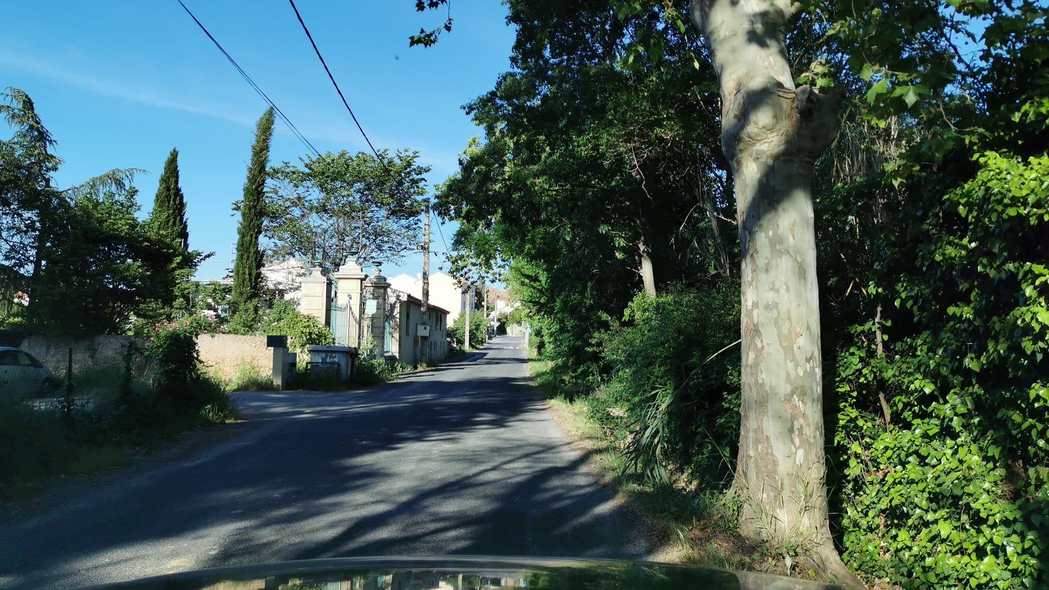 Street view near Domaine Gleon Berthy, Marcorignan — © percherie (CC BY-SA · Mapillary)