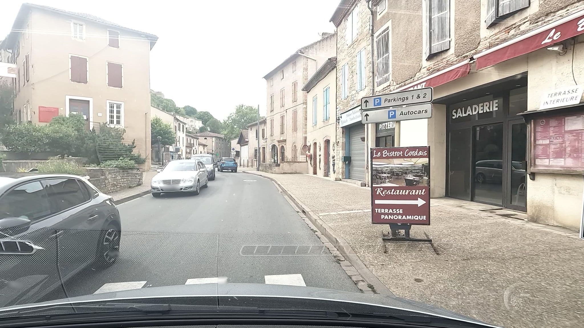 Street view near Le Relais Bastide de Cordes sur Ciel, Cordes-sur-Ciel — © vinisa (CC BY-SA · Mapillary)