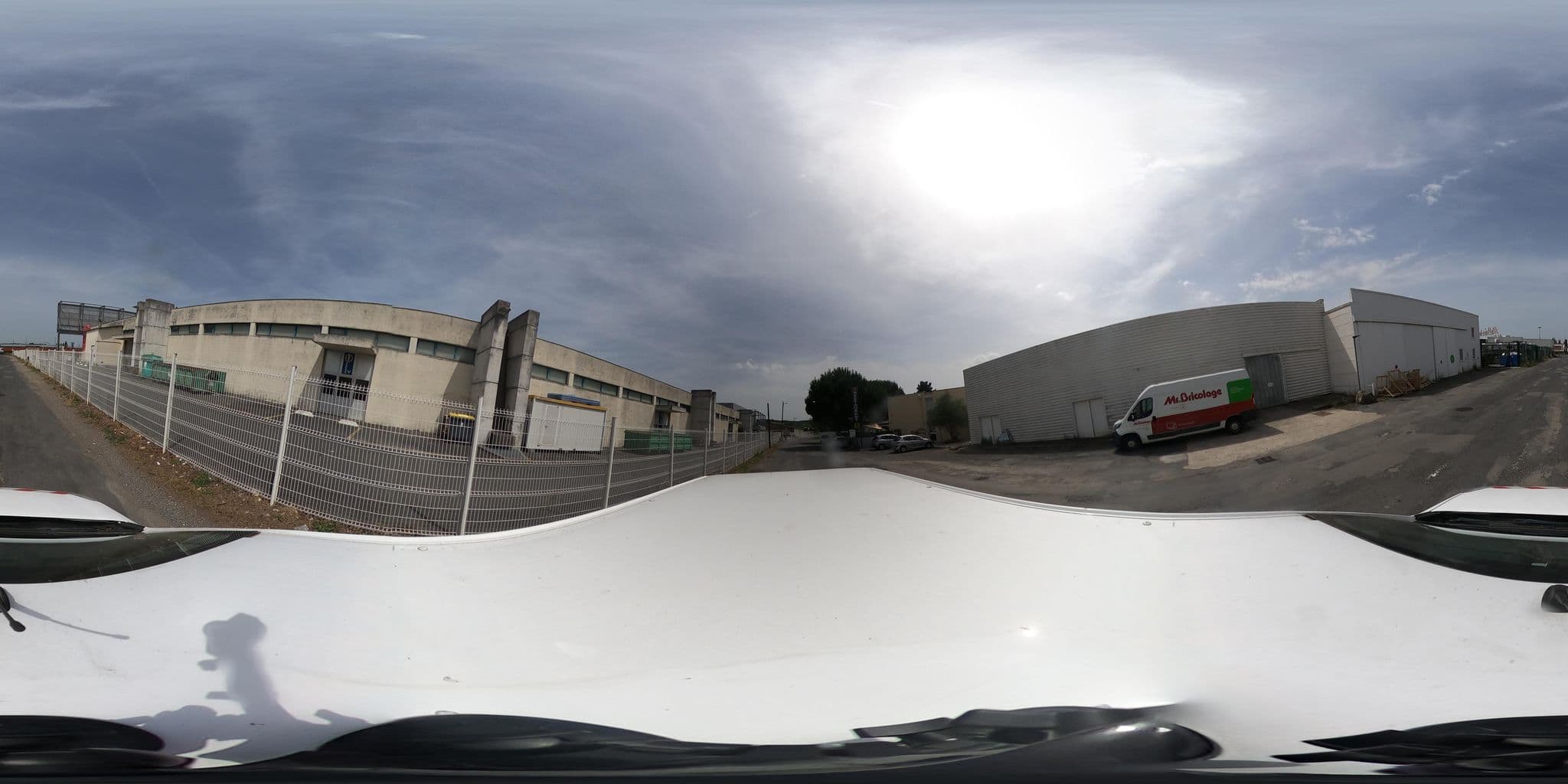 Street view near Hôtel le Rialto, Le Sequestre — © Remyv (CC BY-SA · Mapillary)
