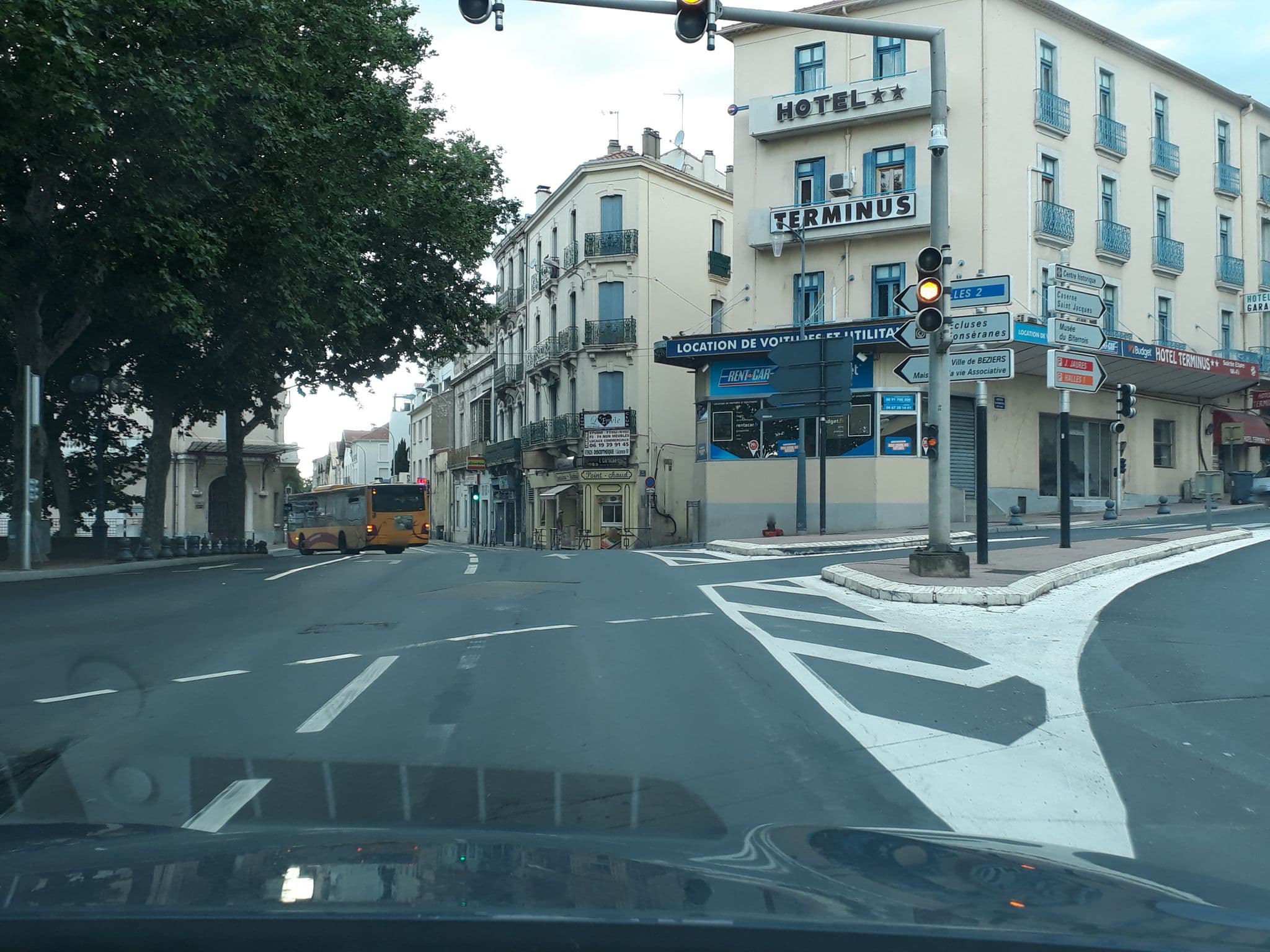 Street view near Hotel Le Terminus Beziers, Béziers — © df45 (CC BY-SA · Mapillary)