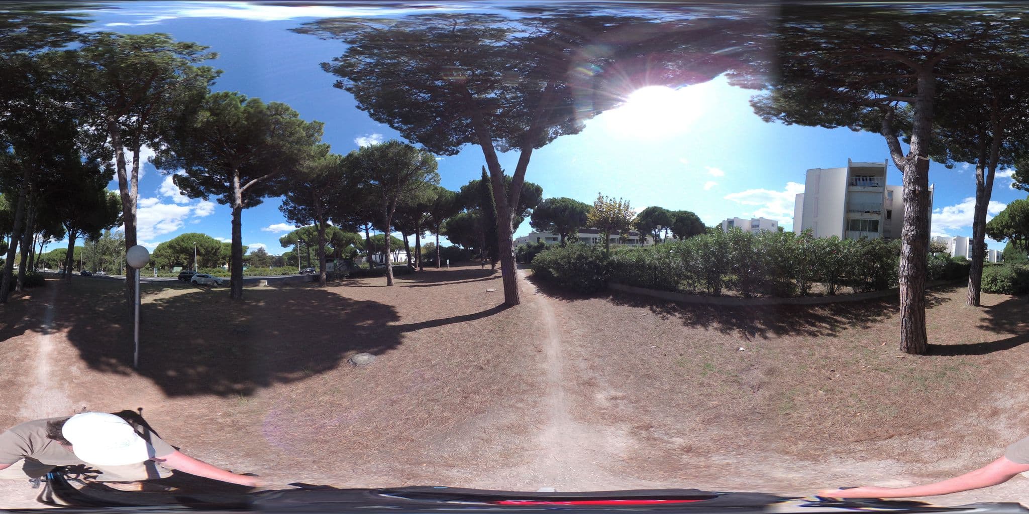 Street view near Le flamant, La Grande-Motte — © geovelo (CC BY-SA · Mapillary)
