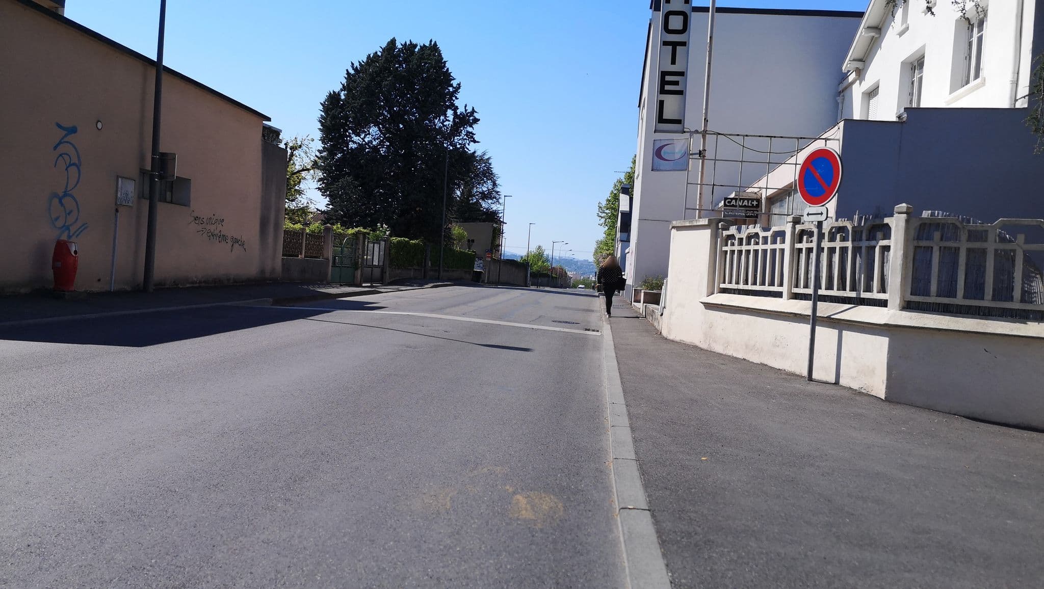 Street view near Gab House, Bron — © blueberry (CC BY-SA · Mapillary)
