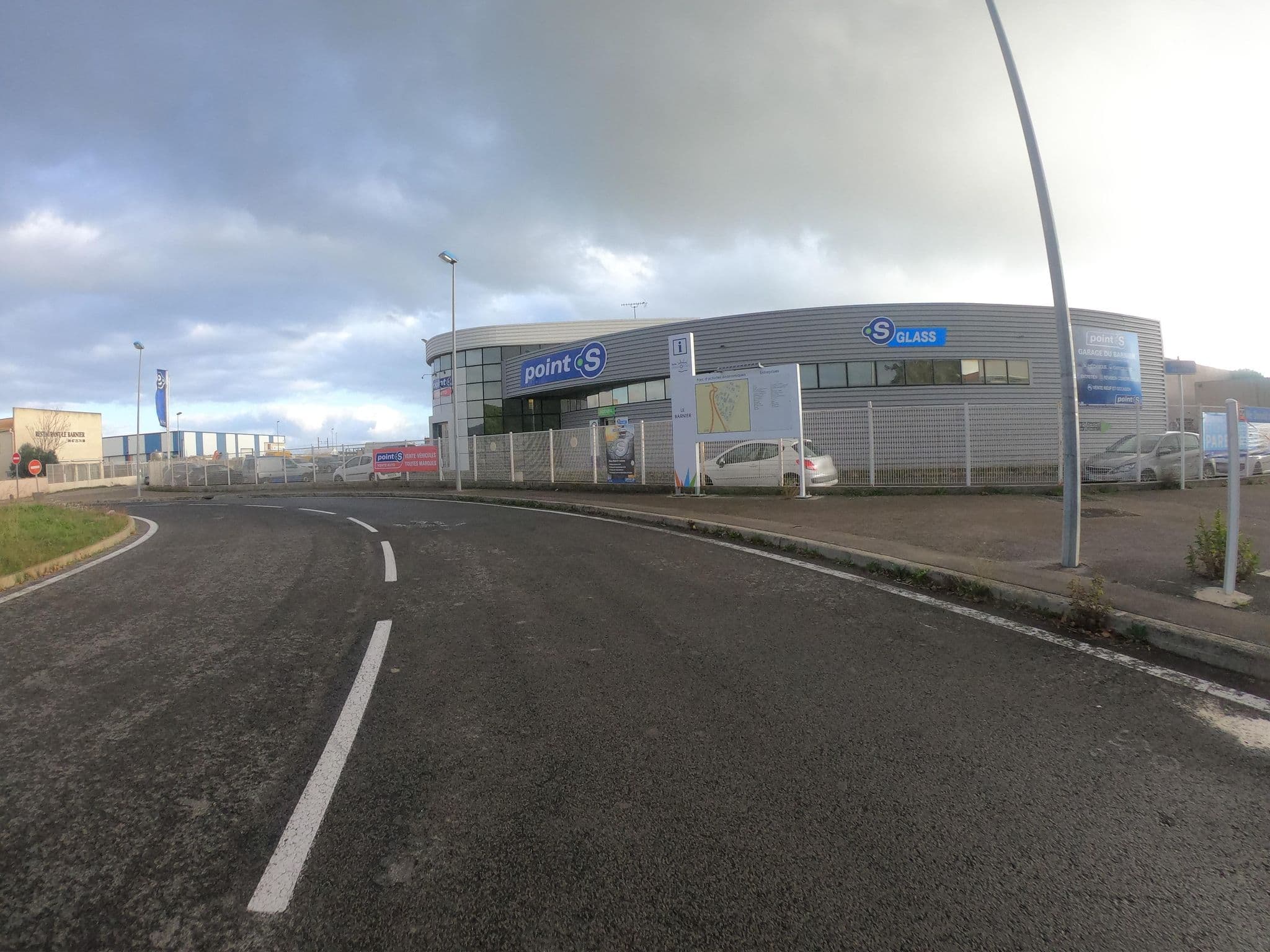 Street view near Hôtel Thania, Frontignan — © joostjakob (CC BY-SA · Mapillary)
