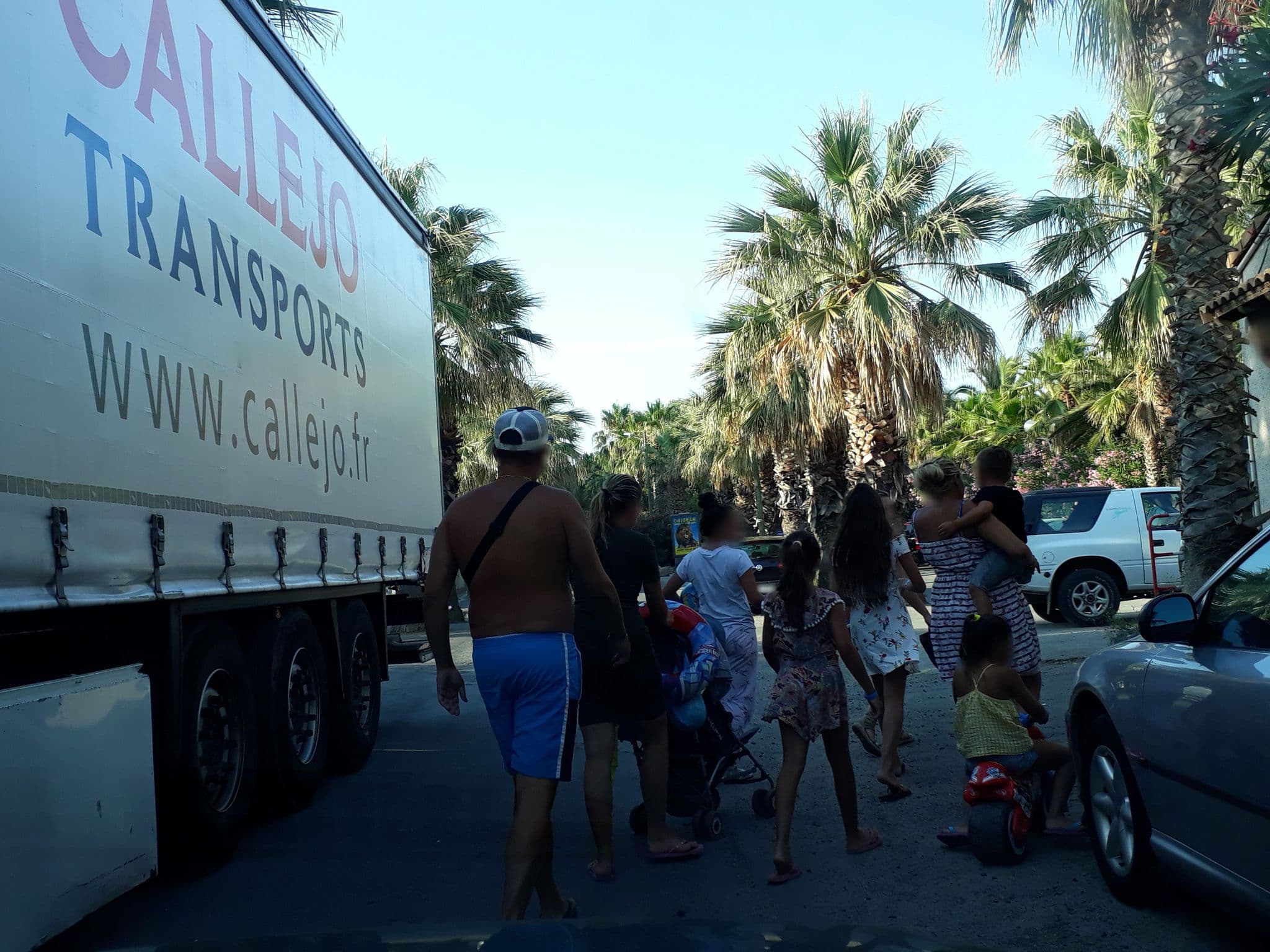 Street view near Hotel Cap Pirate, Agde — © df45 (CC BY-SA · Mapillary)