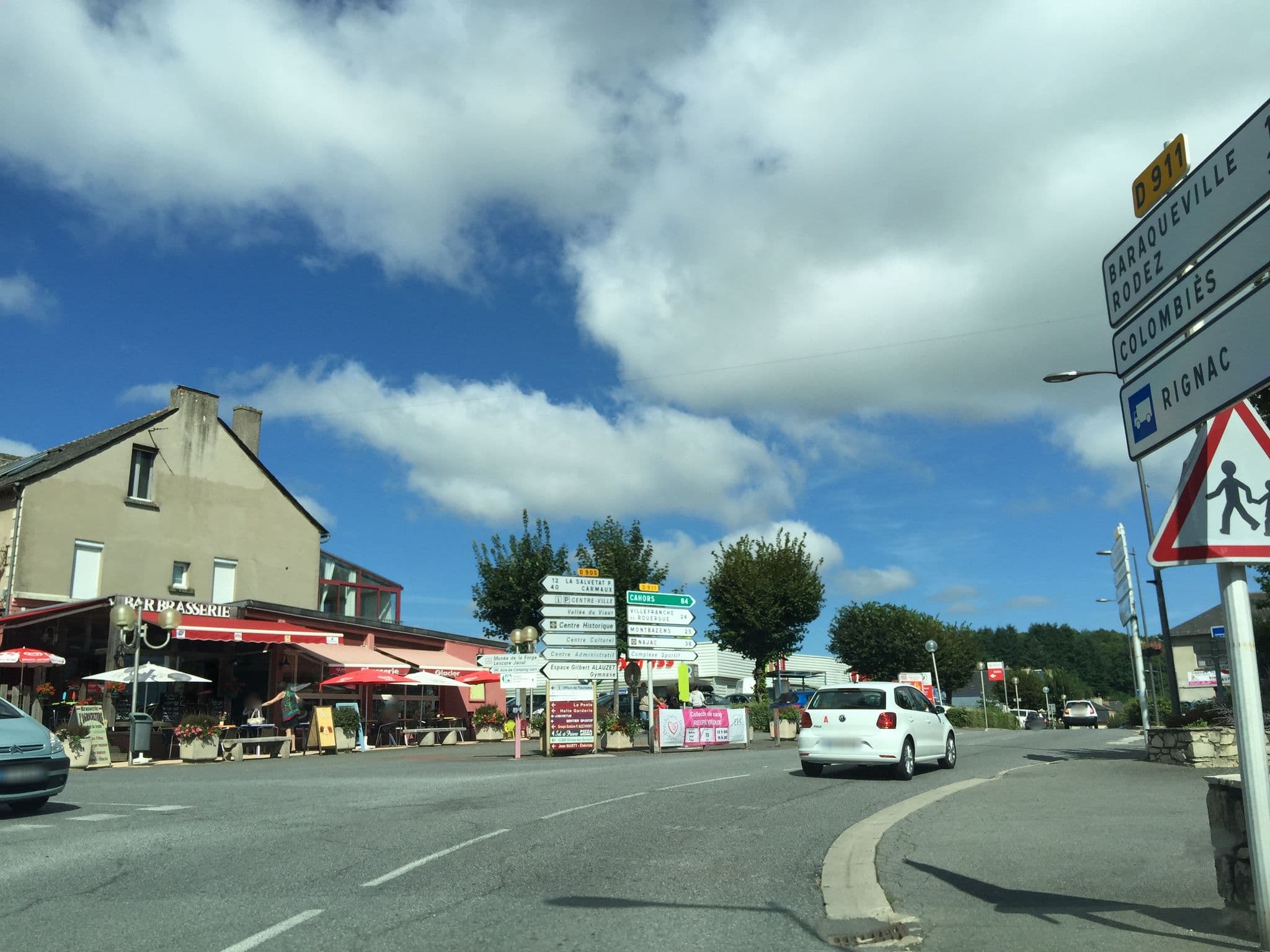 Street view near Le Commerce, Rieupeyroux — © geraldchatagnon (CC BY-SA · Mapillary)