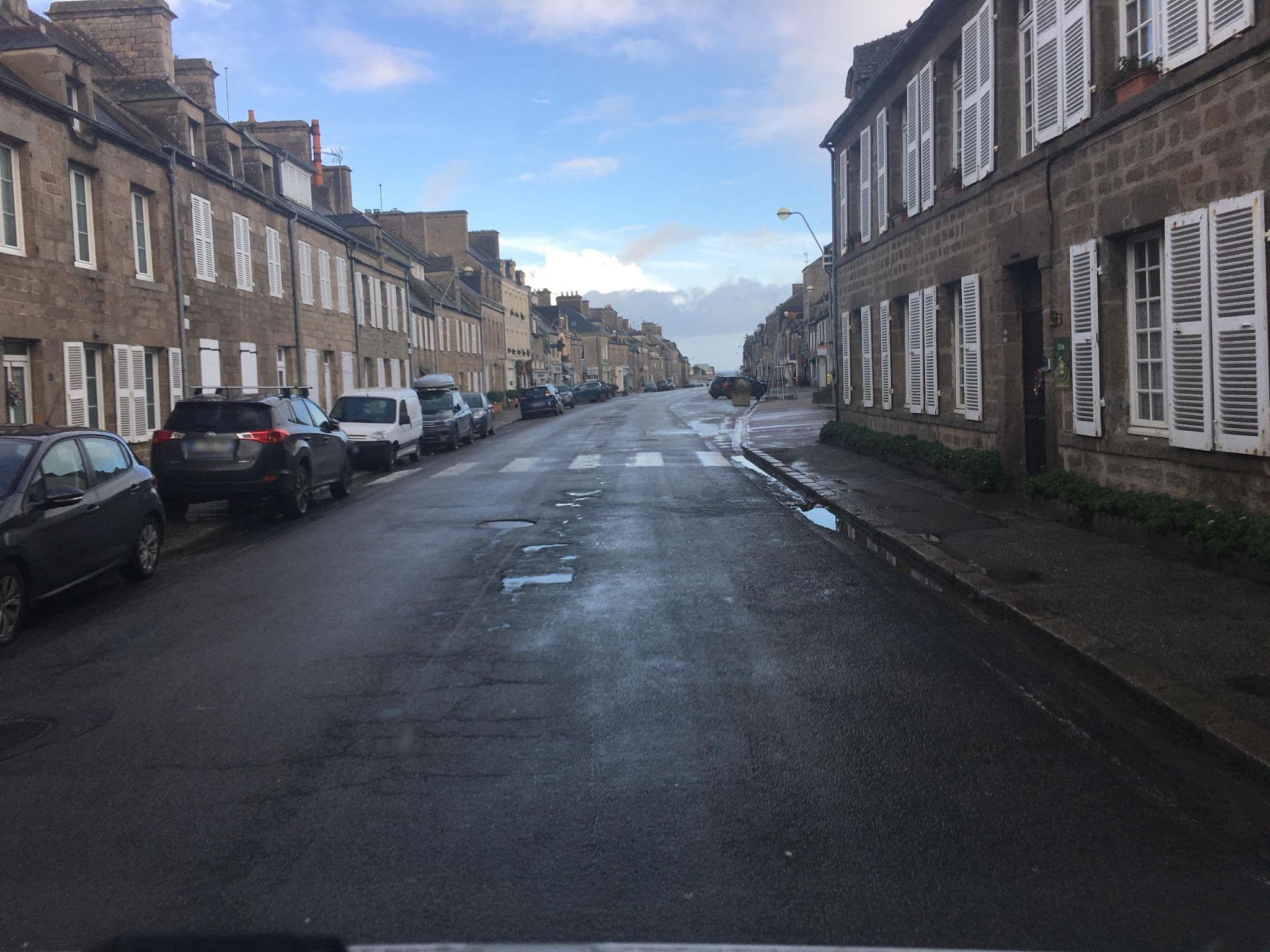 Street view near Gîte des Augustins, Réville — © raymond (CC BY-SA · Mapillary)