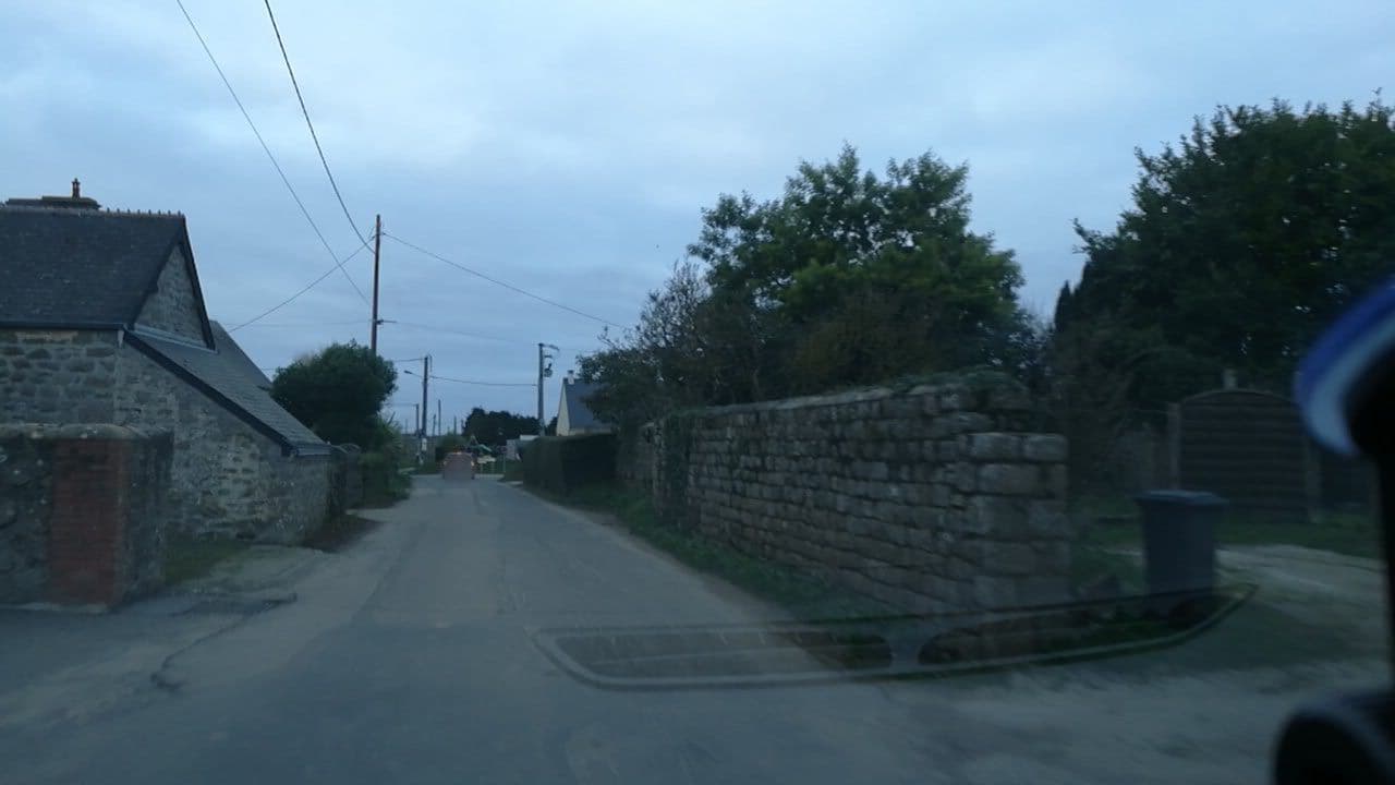Street view near Les Granites, Réville — © lga (CC BY-SA · Mapillary)