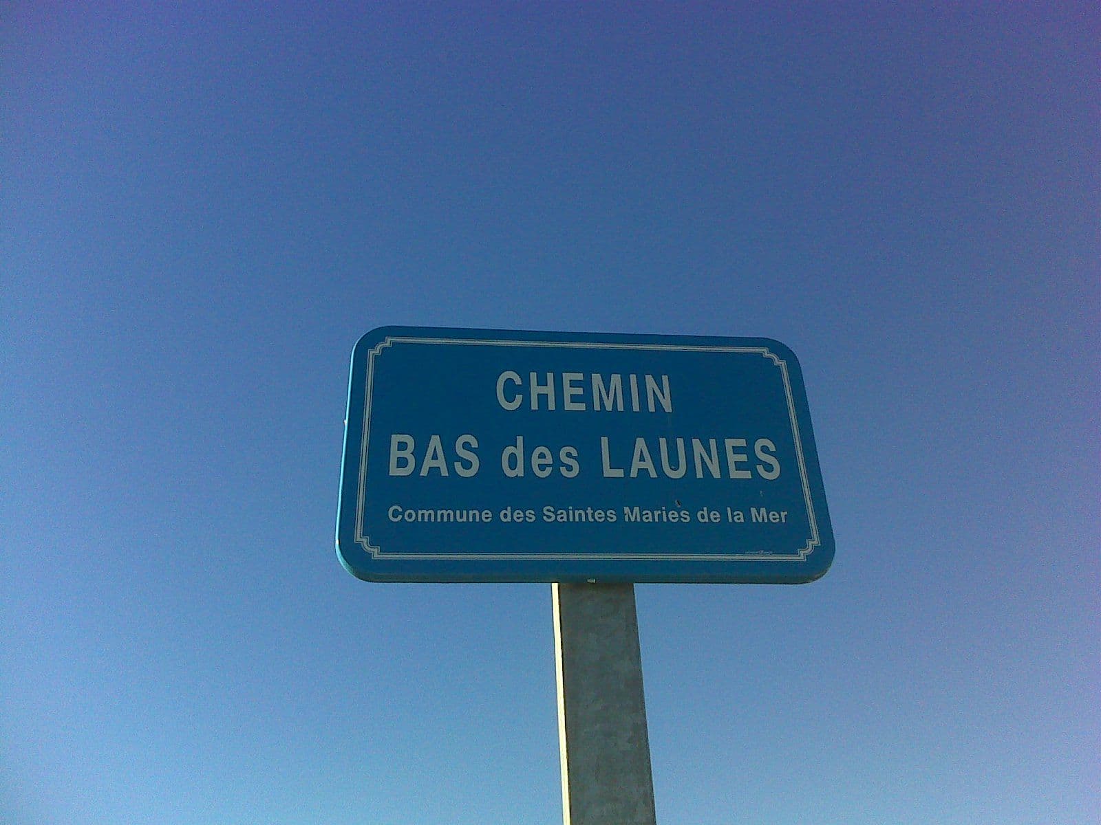 Street view near mas du tadorne, Saintes-Maries-de-la-Mer — © bernardvoyageur (CC BY-SA · Mapillary)