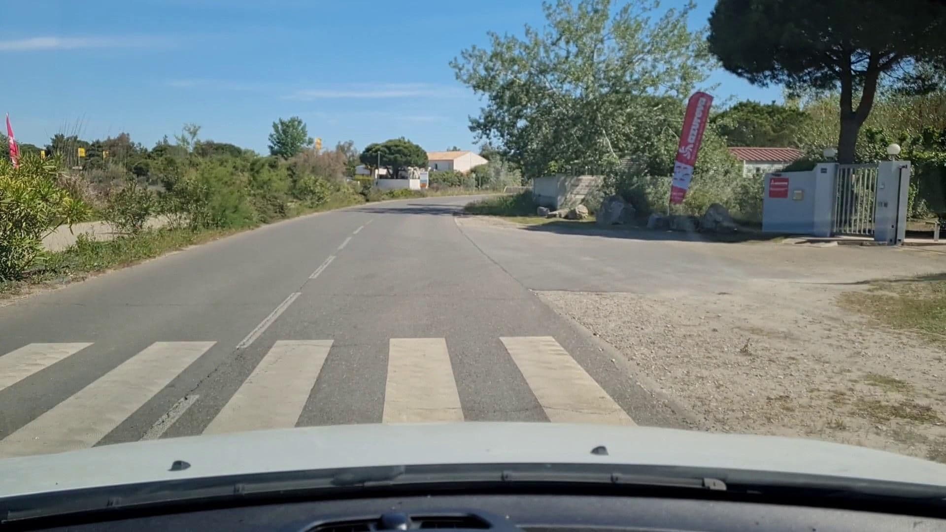 Street view near Azureva, Le Grau-du-Roi — © si3p0 (CC BY-SA · Mapillary)