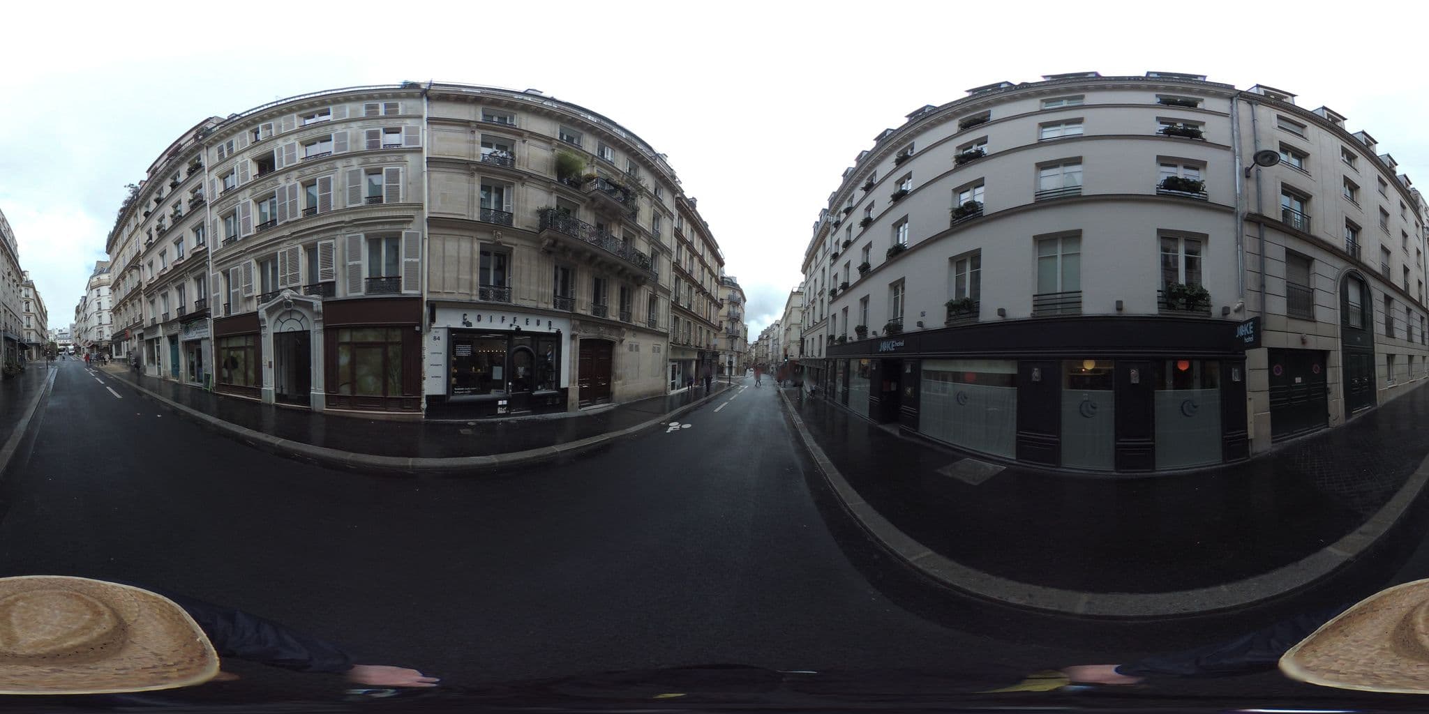 Street view near JOKE hôtel, Paris 17 Batignolles-Monceau — © geovelo (CC BY-SA · Mapillary)