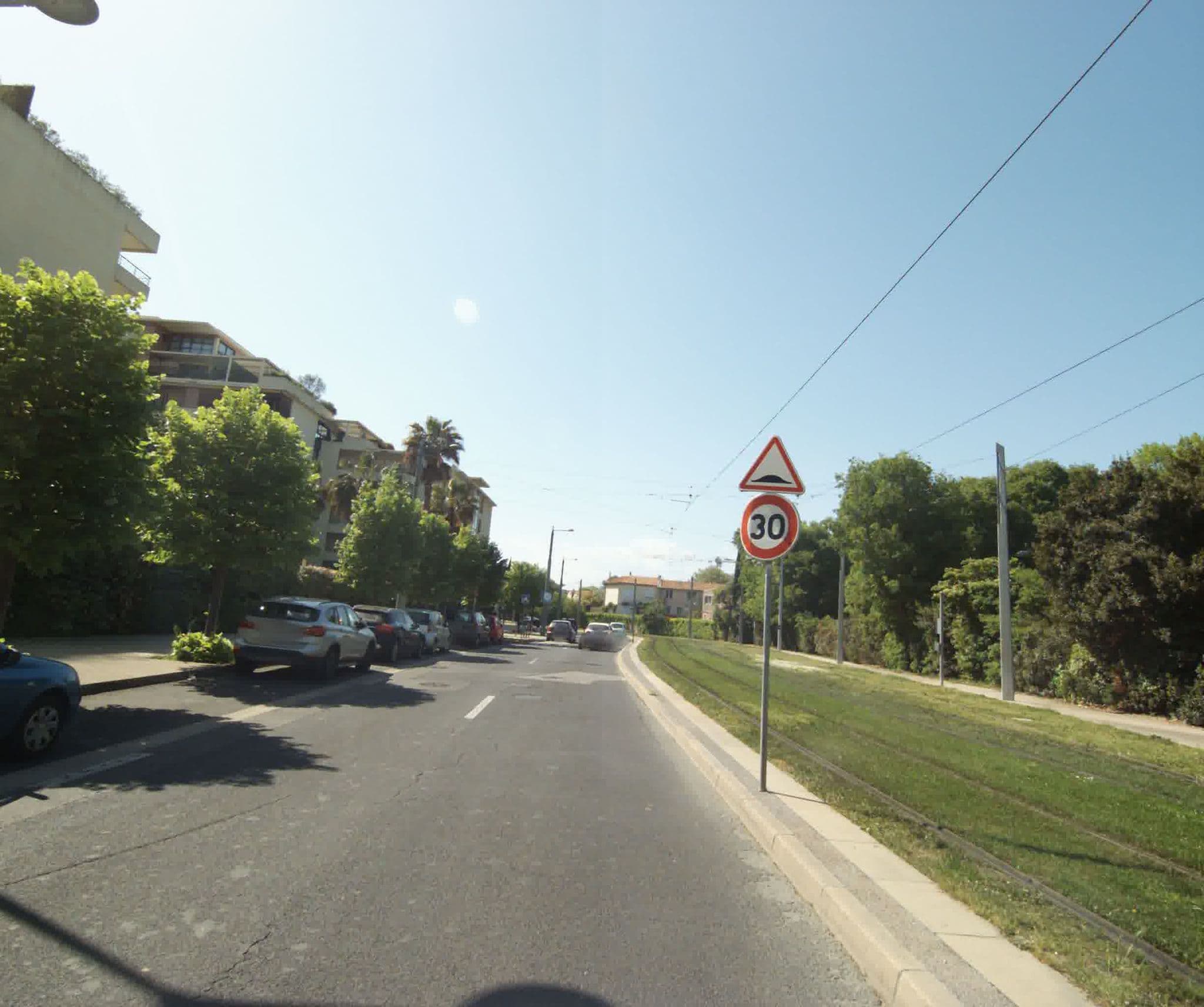 Street view near Coeur Urbain Apartments, Montpellier — © sogefi (CC BY-SA · Mapillary)