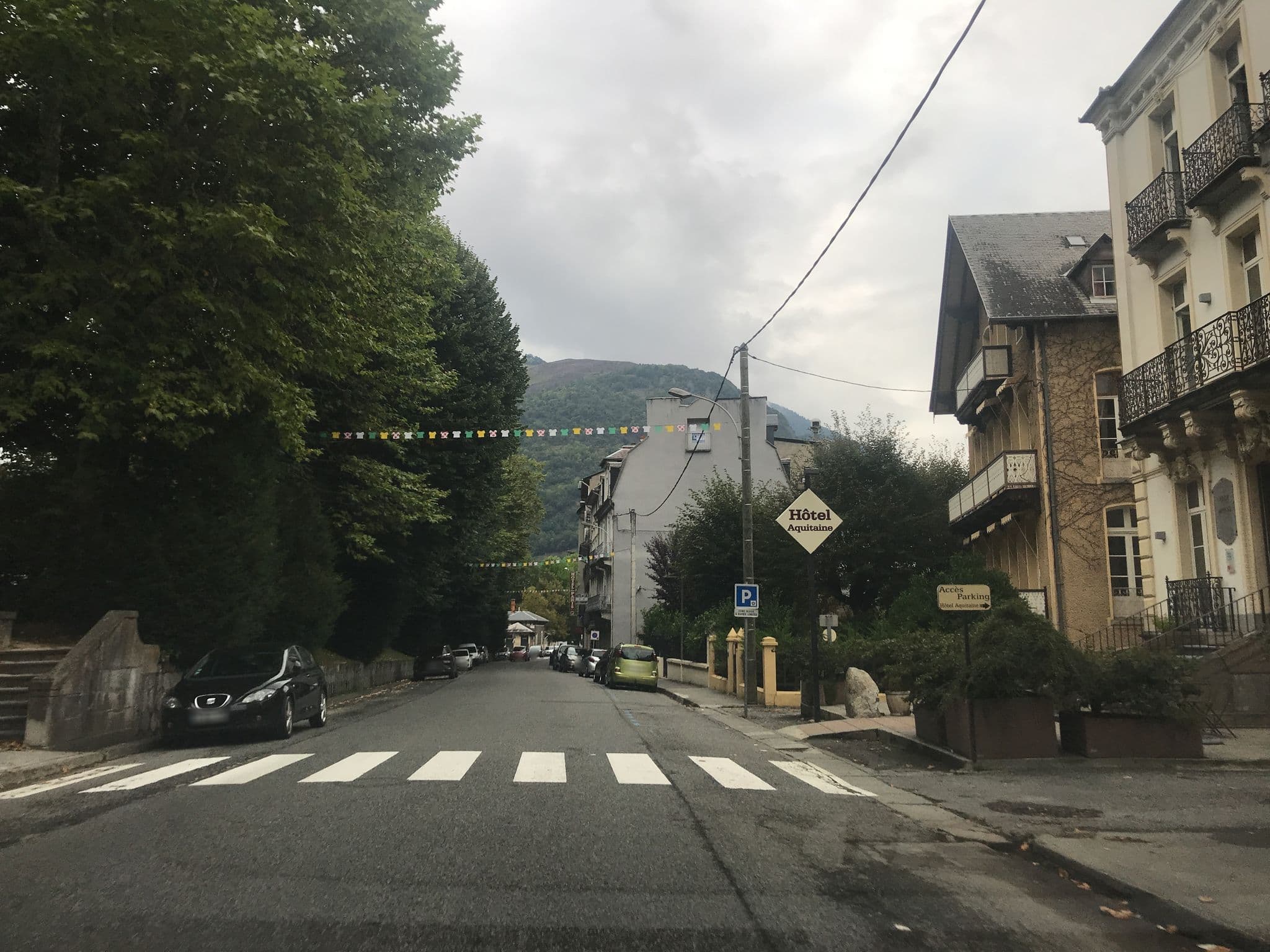 Street view near Hôtel du Parc, Bagnères-de-Luchon — © pgiraud (CC BY-SA · Mapillary)