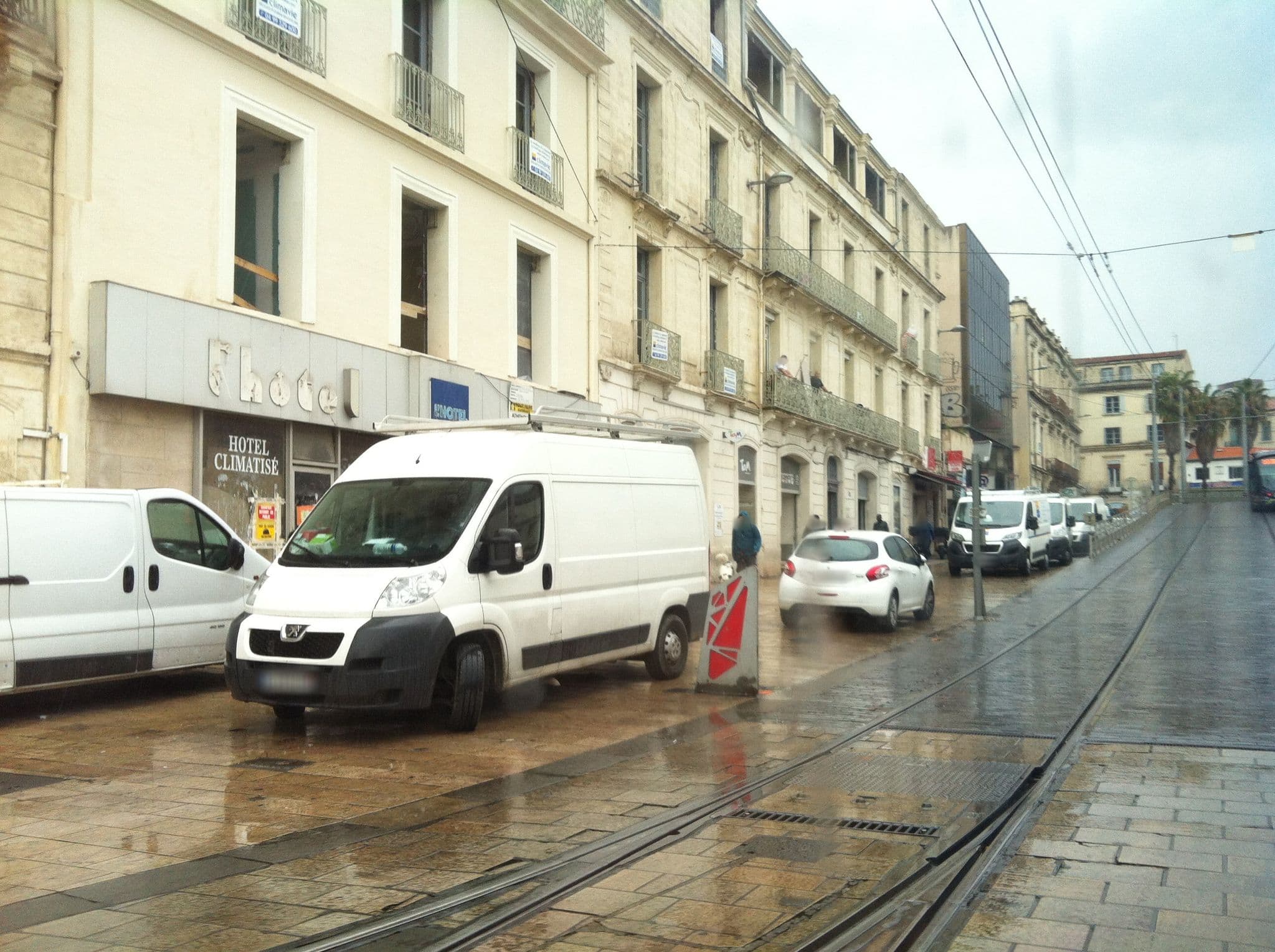 Street view near Hotel Anjou, Montpellier — © miguel_andrade (CC BY-SA · Mapillary)
