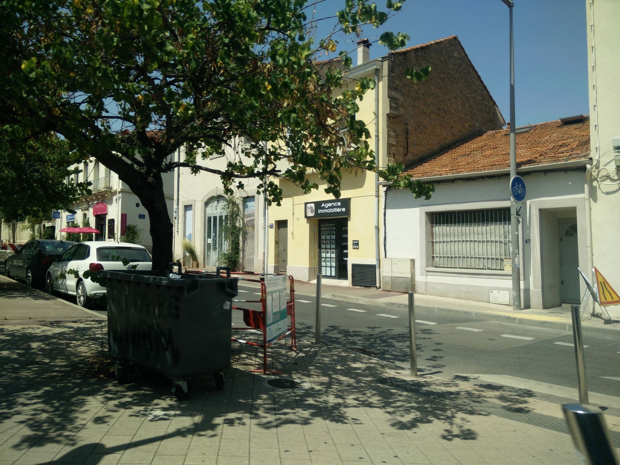 Street view near Hotel Le Starsbourg, Montpellier — © balooval (CC BY-SA · Mapillary)