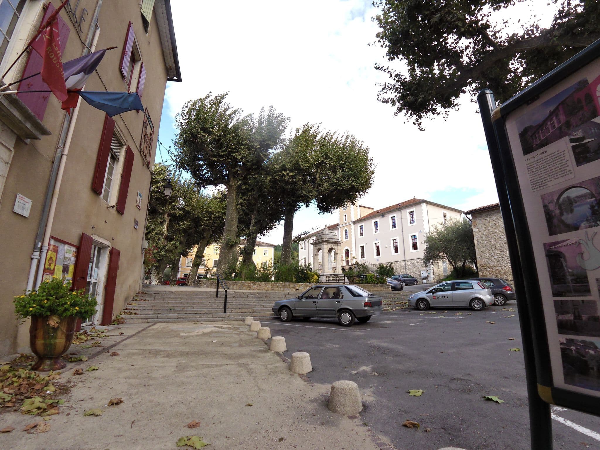 Street view near Mac Donald John, Lasalle — © balooval (CC BY-SA · Mapillary)