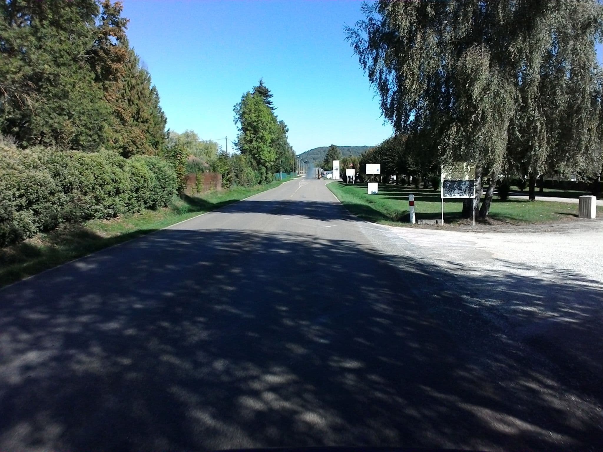 Street view near Camping-car Park Châteauvillain, Châteauvillain — © mprins (CC BY-SA · Mapillary)