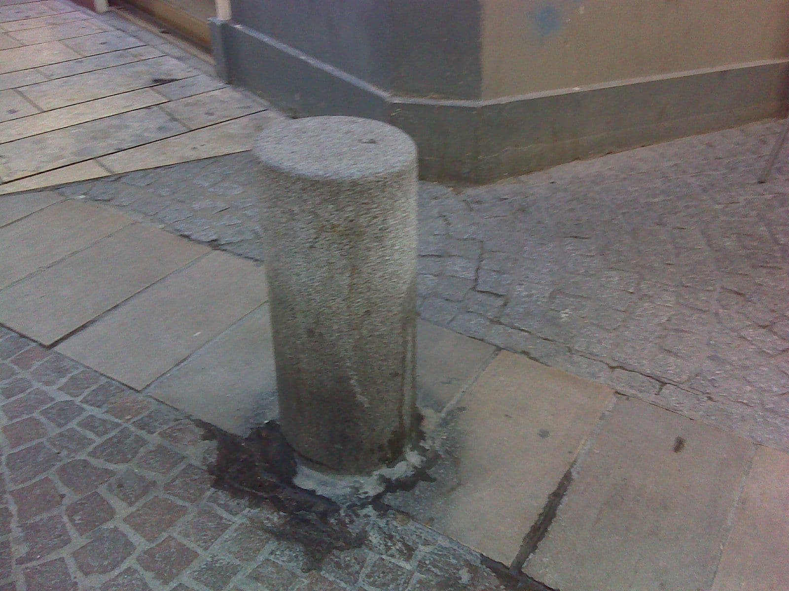 Street view near Le Chateau des Arts, Arles — © bernardvoyageur (CC BY-SA · Mapillary)