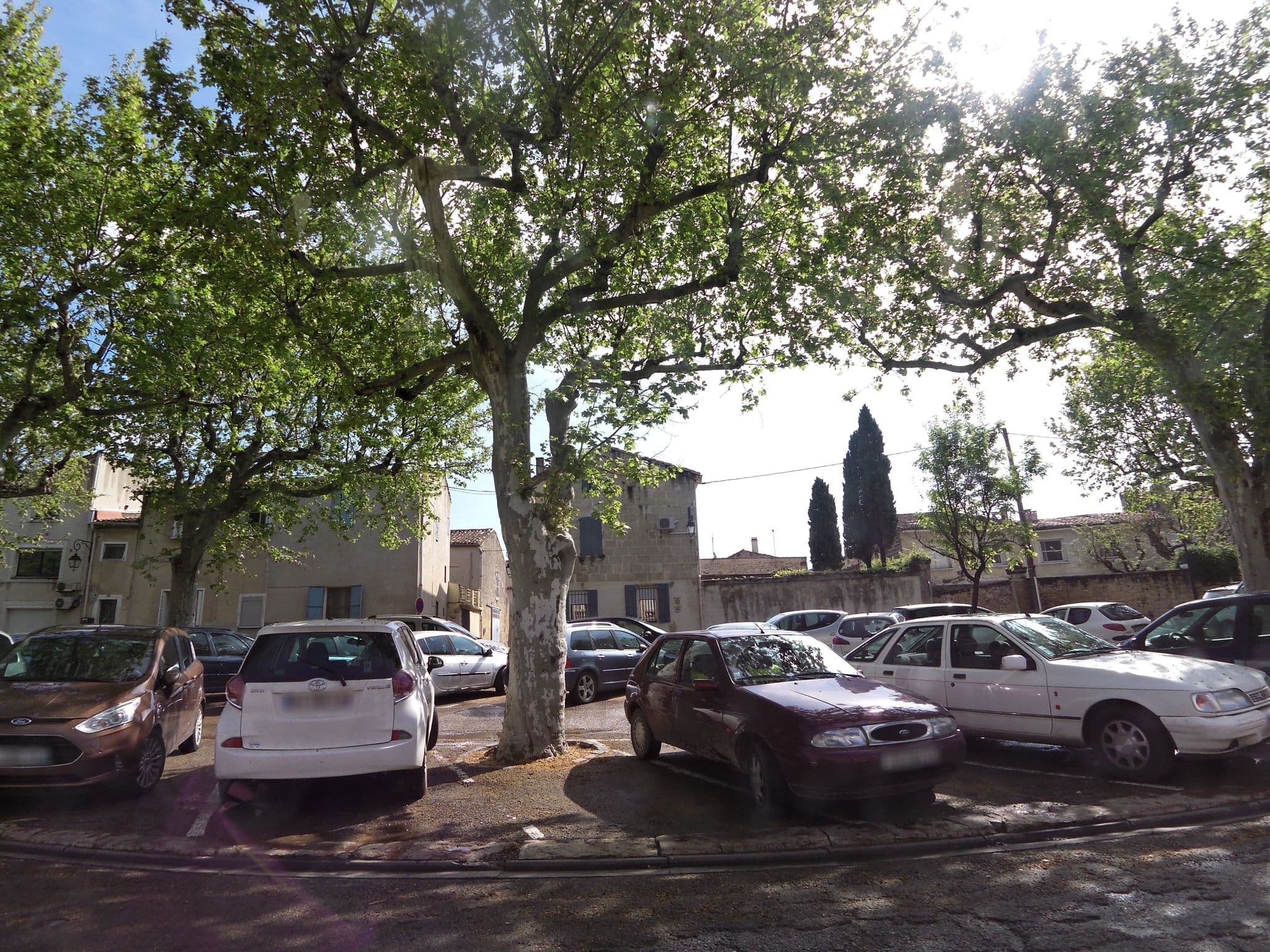Street view near chez Marion - Maison d'hôtes, Aimargues — © balooval (CC BY-SA · Mapillary)