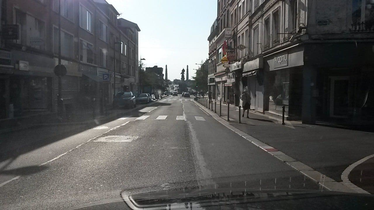 Street view near Le Picardy, Saint-Quentin — © uwekoch (CC BY-SA · Mapillary)